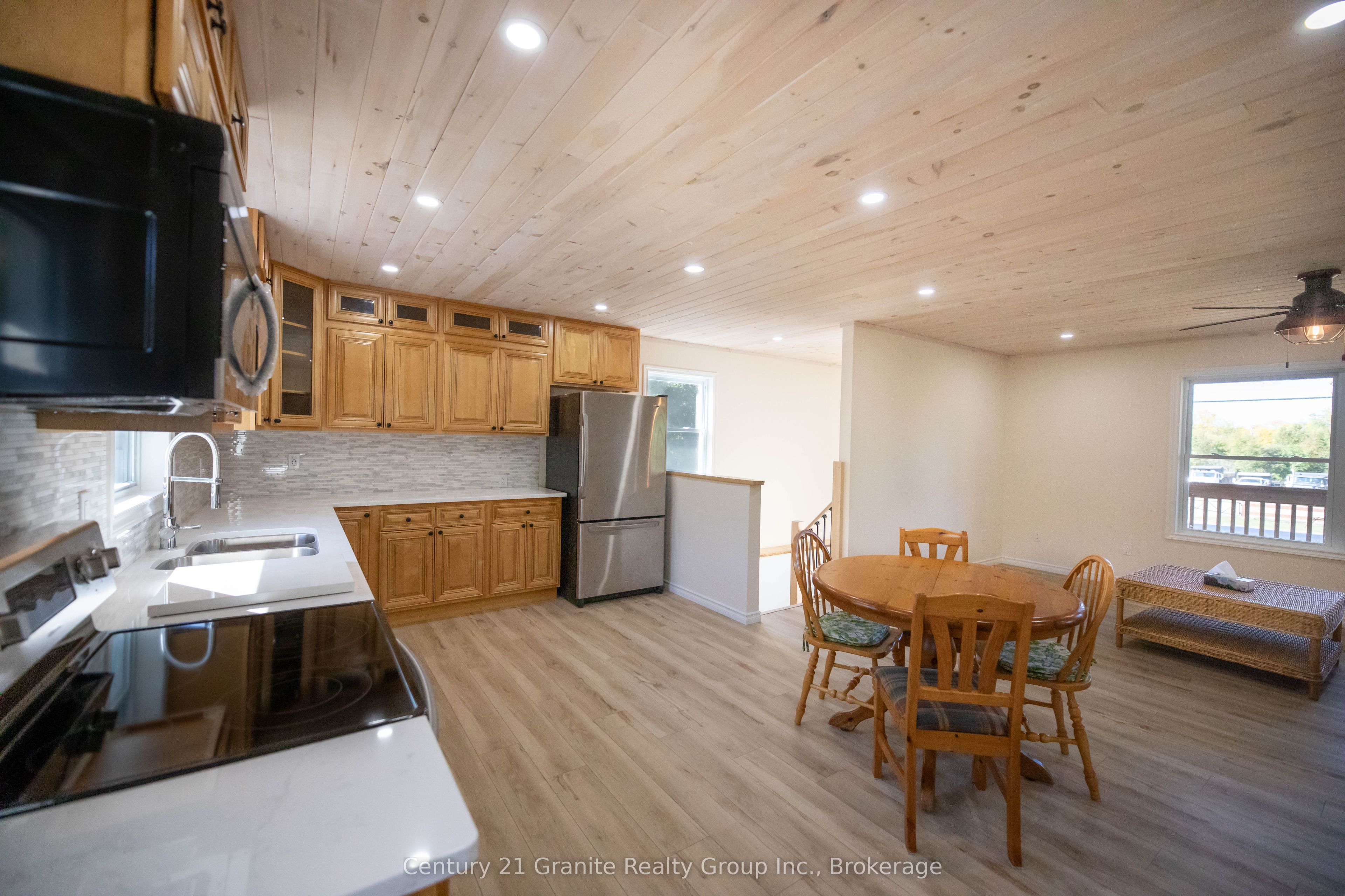 1160 Kennisis Lake Road, Dysart et al, ON K0M 1S0 photo 5
