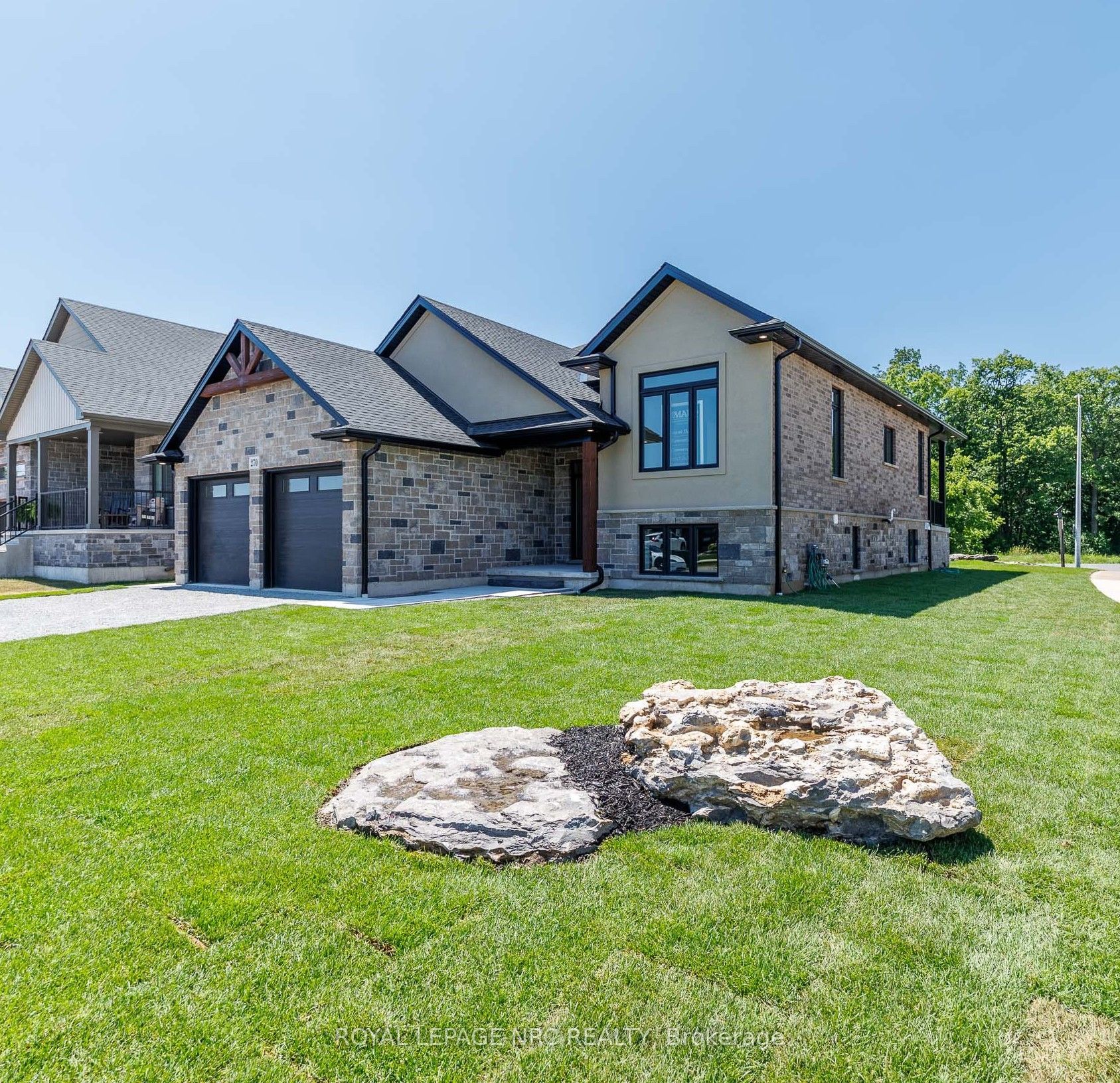 270 Lancaster Drive, Port Colborne, ON L2V 5P3 photo 2