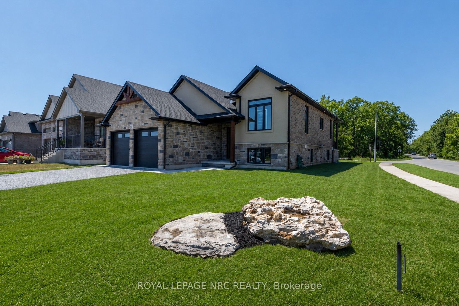 270 Lancaster Drive, Port Colborne, ON L2V 5P3 photo 3