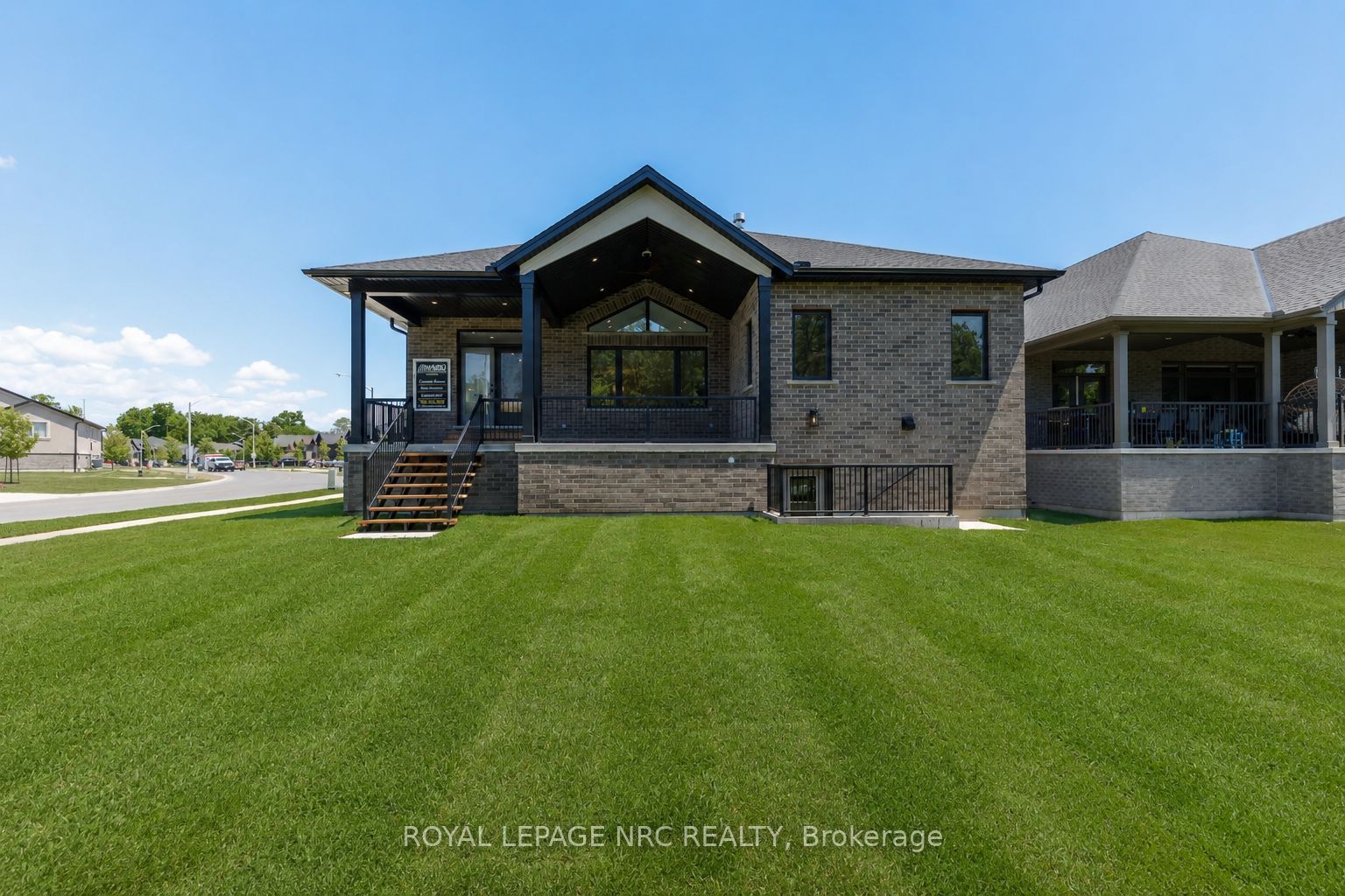 270 Lancaster Drive, Port Colborne, ON L2V 5P3 photo 4