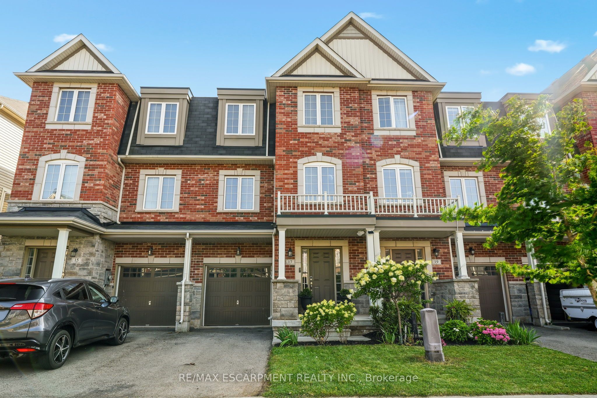 17 Savage Drive, Hamilton, ON L8B 0A1 photo 2