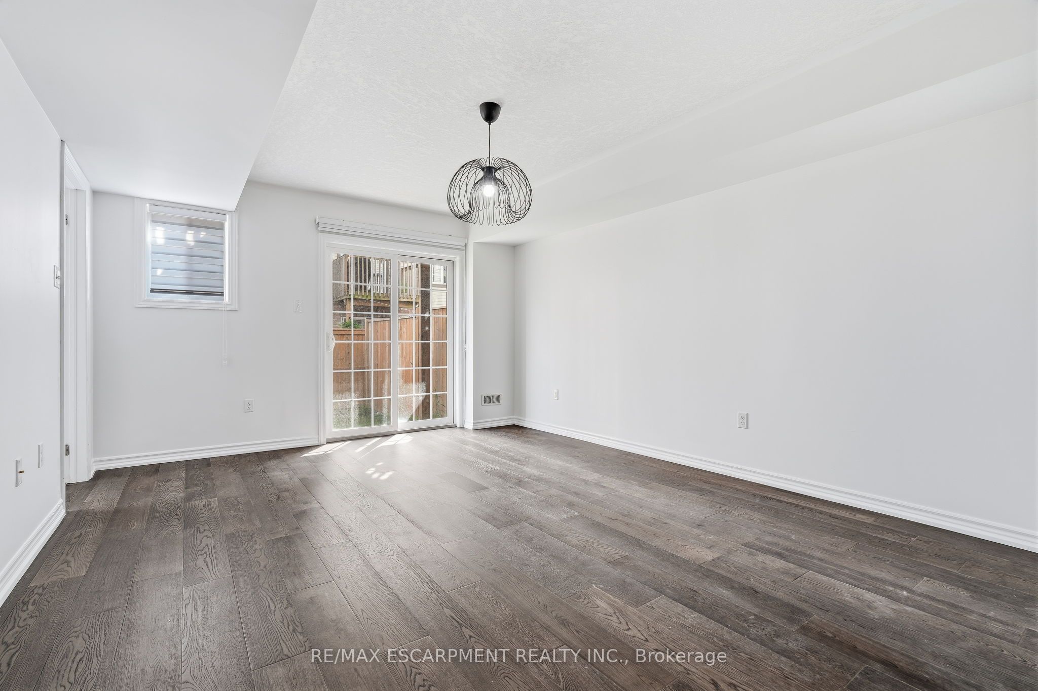 17 Savage Drive, Hamilton, ON L8B 0A1 photo 4