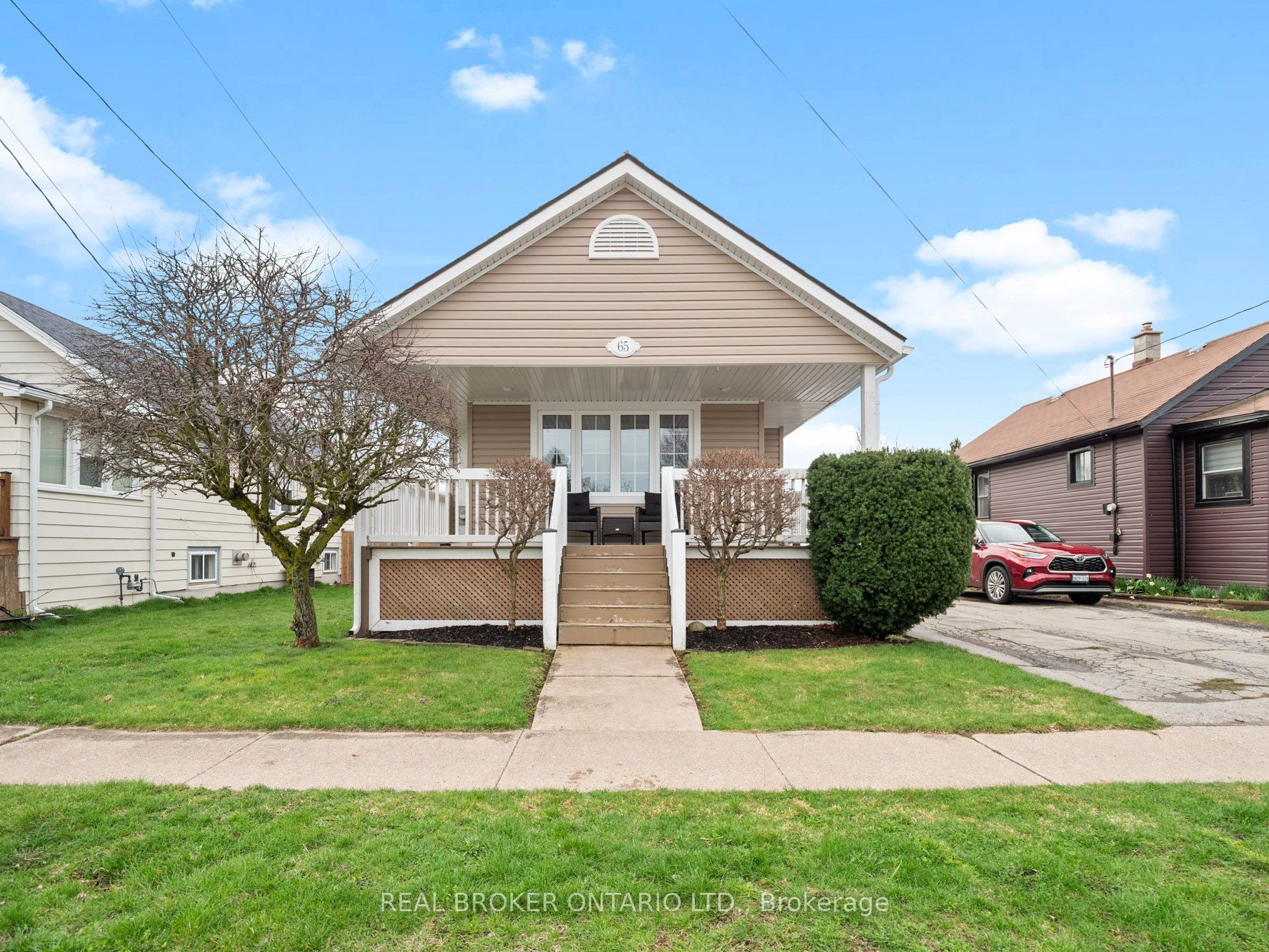 65 Christmas Street, Port Colborne, ON L3K 1M4 photo 2