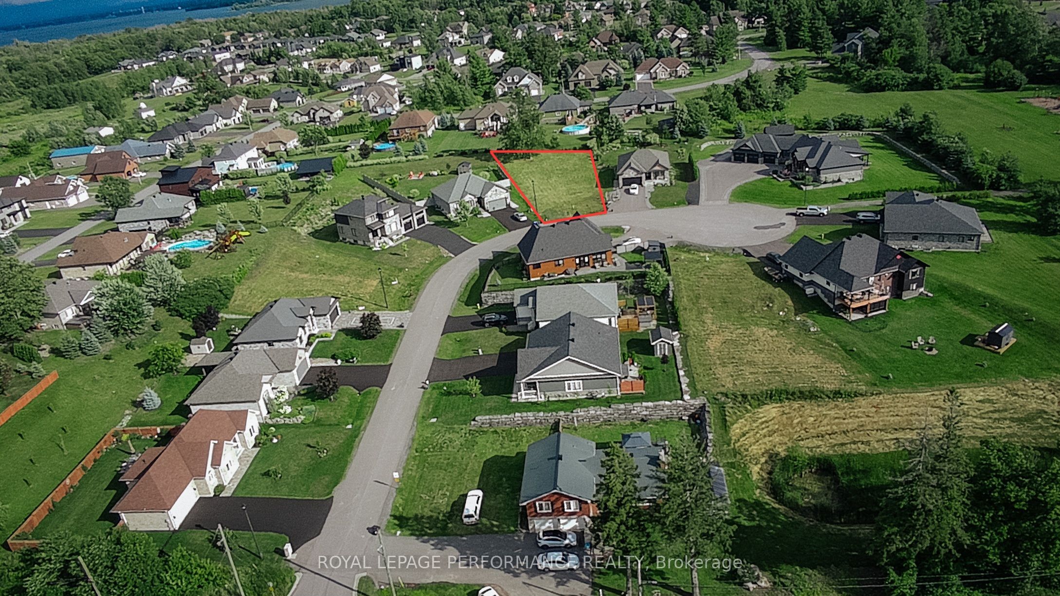 13 Matthew Kieran Crescent, South Stormont, ON K0C 1P0 photo 2