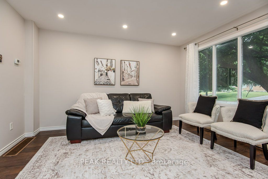 185 Cedarvale Crescent A, Waterloo, ON N2L 4T3 photo 5