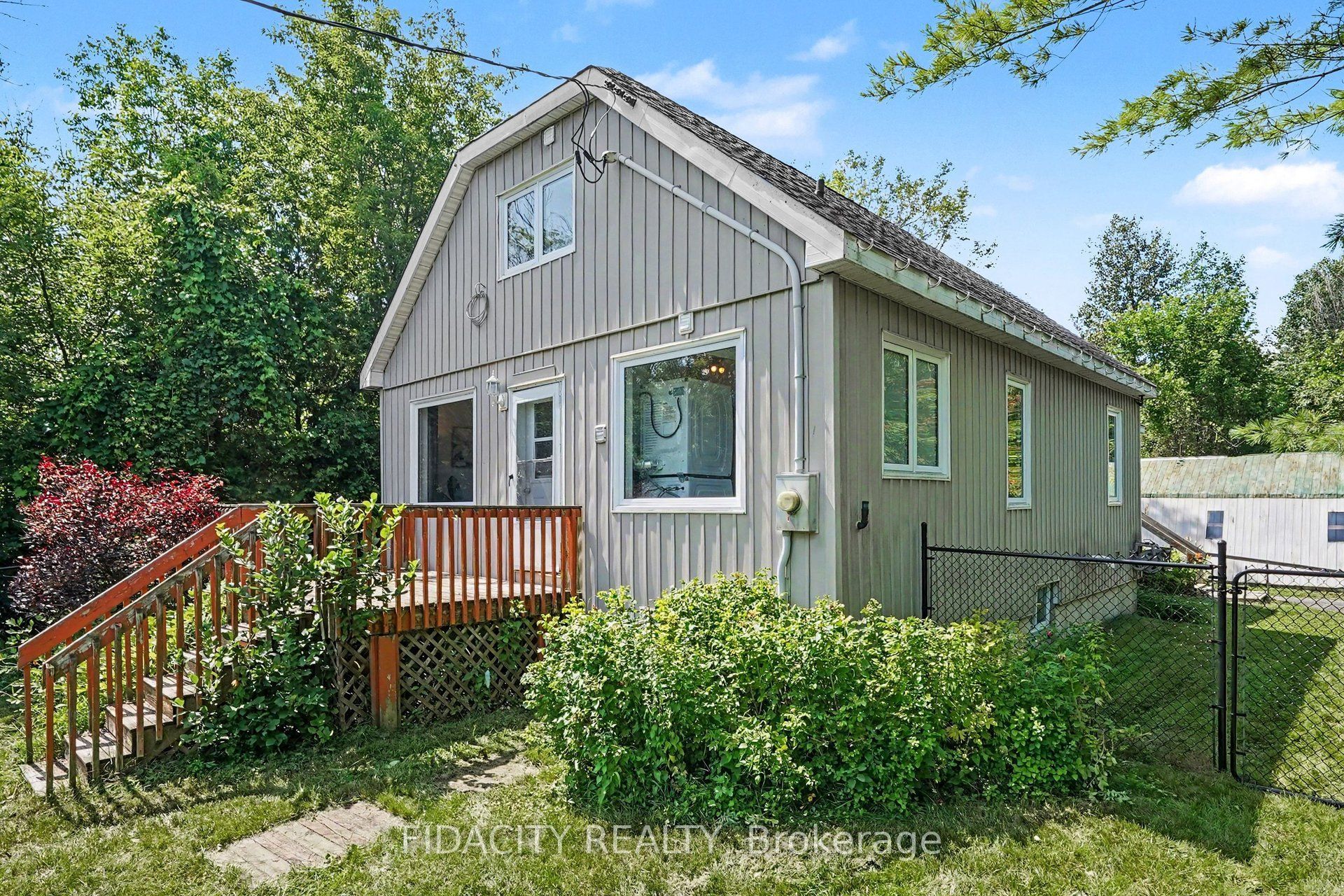 6811 Flewellyn Road, Stittsville - Munster - Richmond, ON K2S 1B6 photo 2