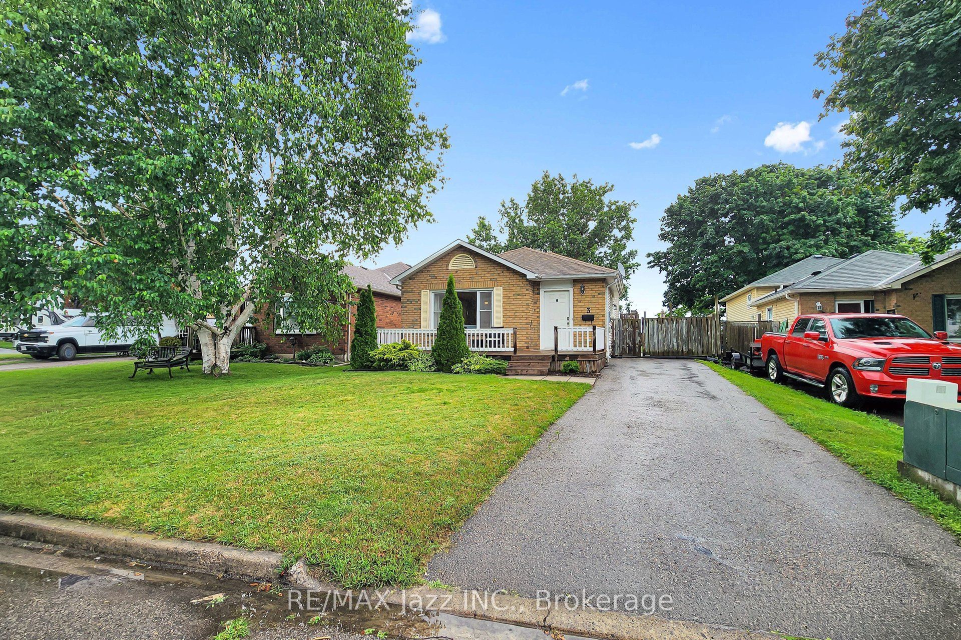 3 Pochon Avenue, Port Hope, ON L1A 2X8