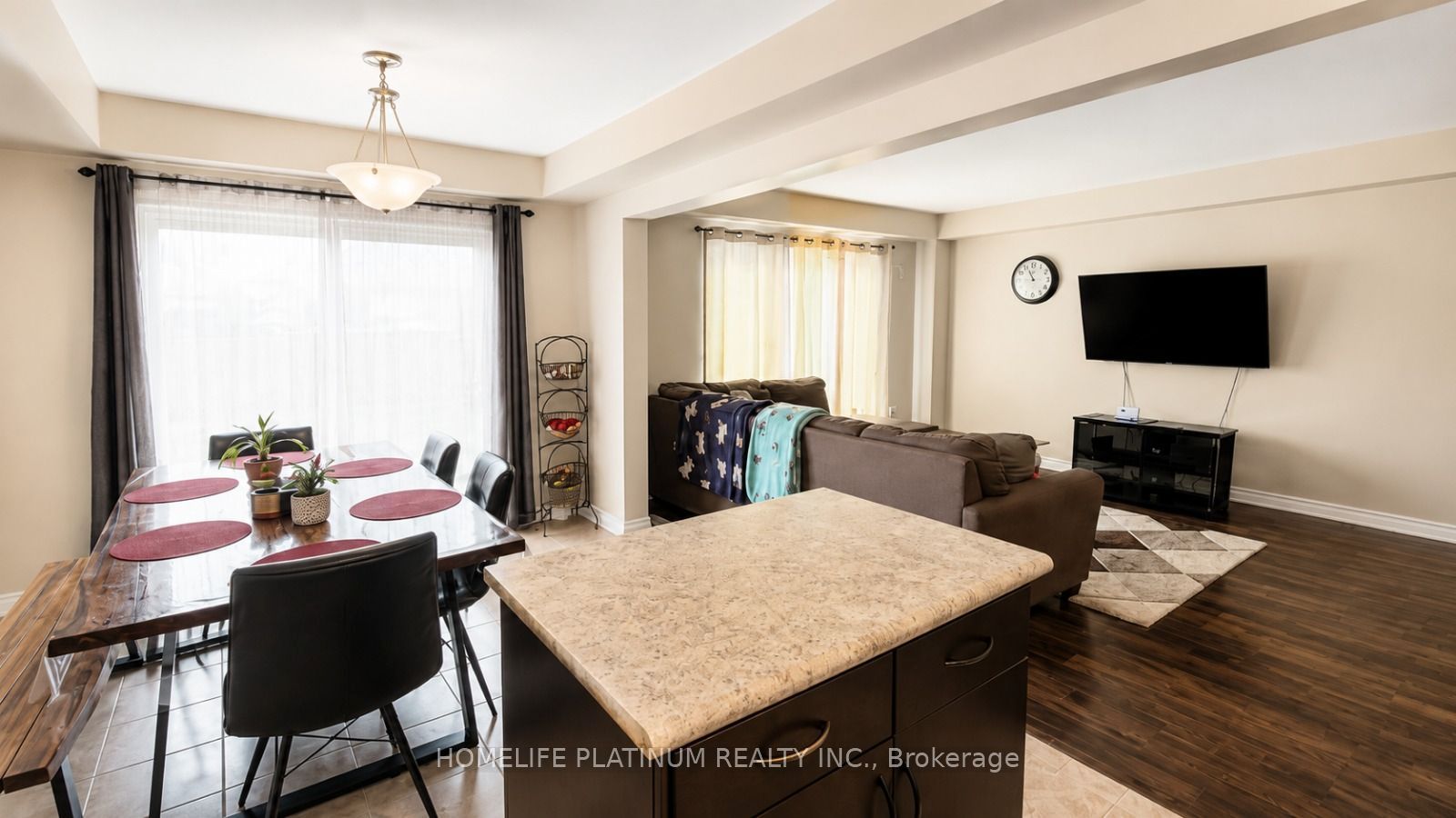 7755 Shaw Street, Niagara Falls, ON L2G 0H2 photo 3
