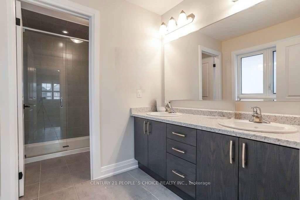 213 Sedgewood Street, Kitchener, ON N2P 2N3 photo 2