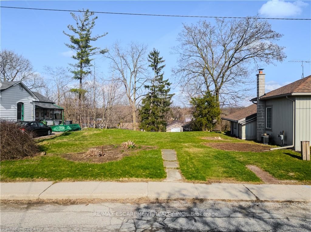 32 Washington Street, Brant, ON N3L 2A5
