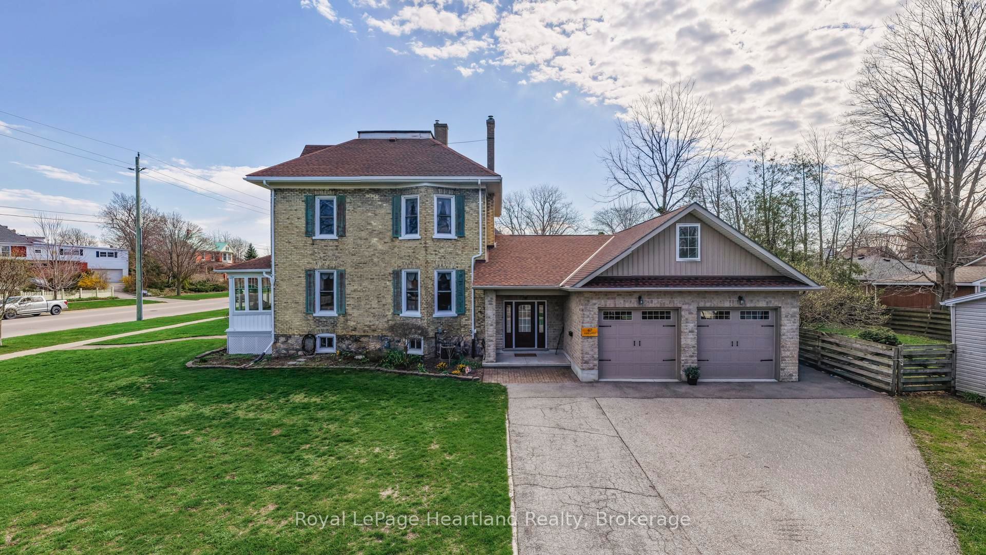 67 Elgin Avenue W, Goderich, ON N7A 2E1 photo 2