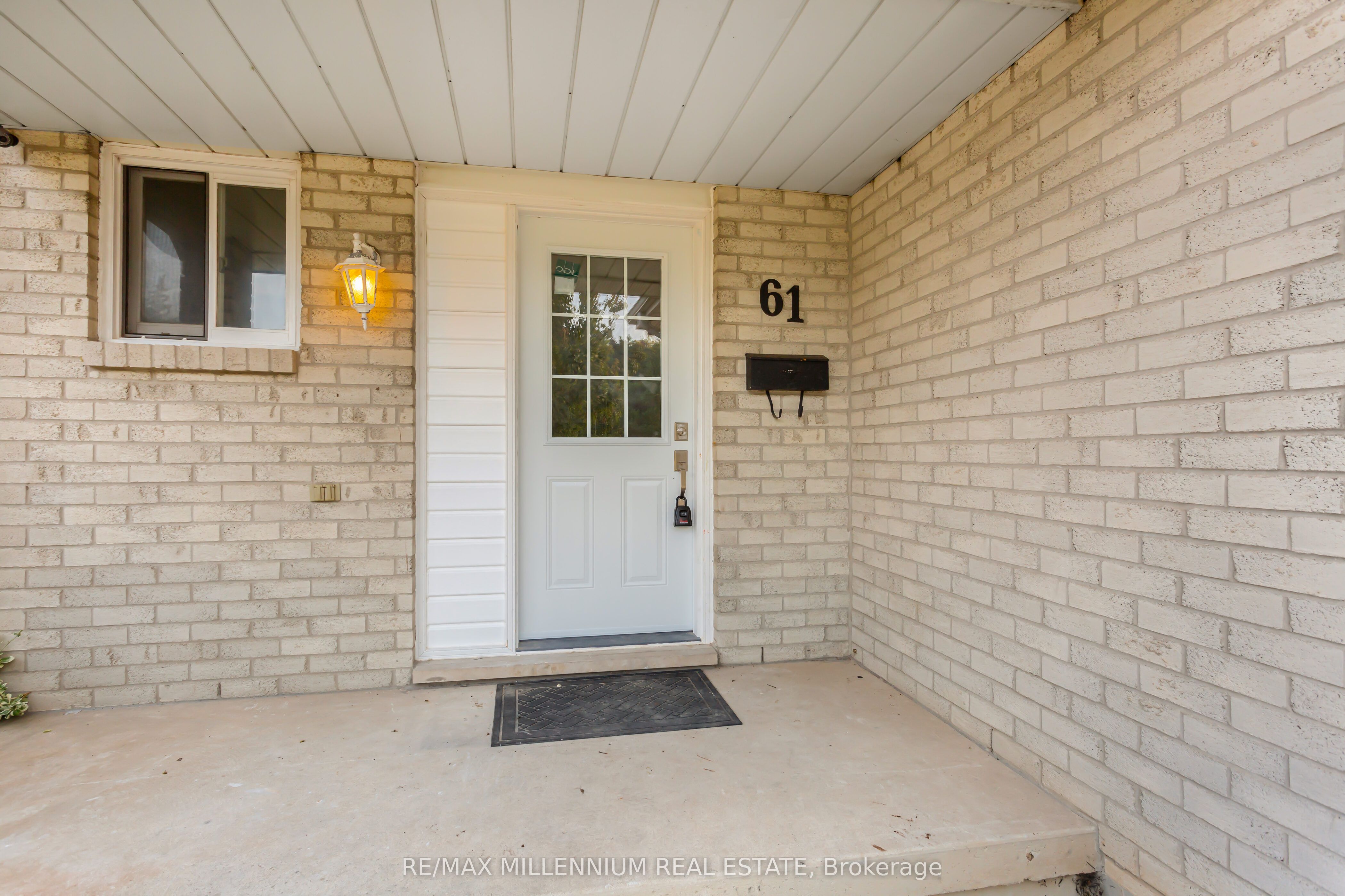 61 Mistywood Drive UPPER, Hamilton, ON L8J 2N7 photo 4