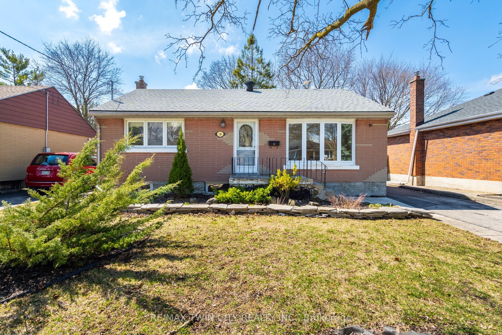 58 LOWREY Avenue S, Cambridge, ON N1R 4Z6