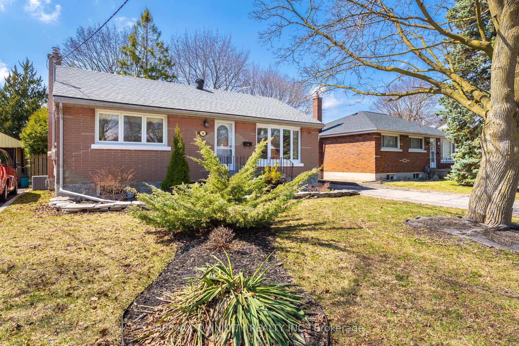 58 LOWREY Avenue S, Cambridge, ON N1R 4Z6 photo 3