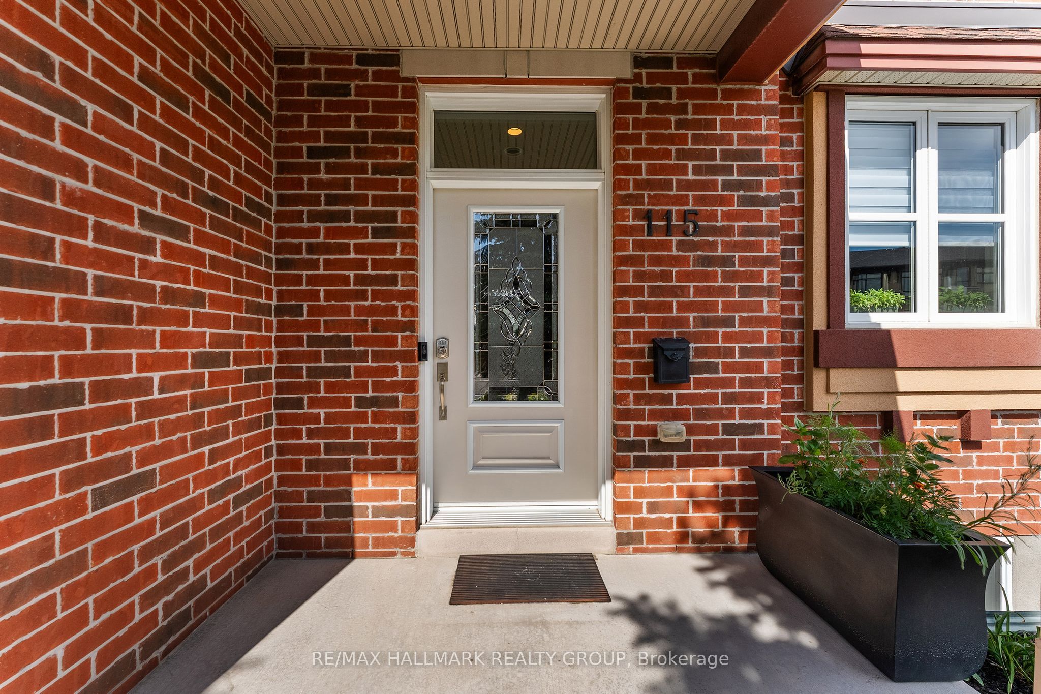 115 Beatrice Drive, Barrhaven, ON K2J 5A4 photo 5