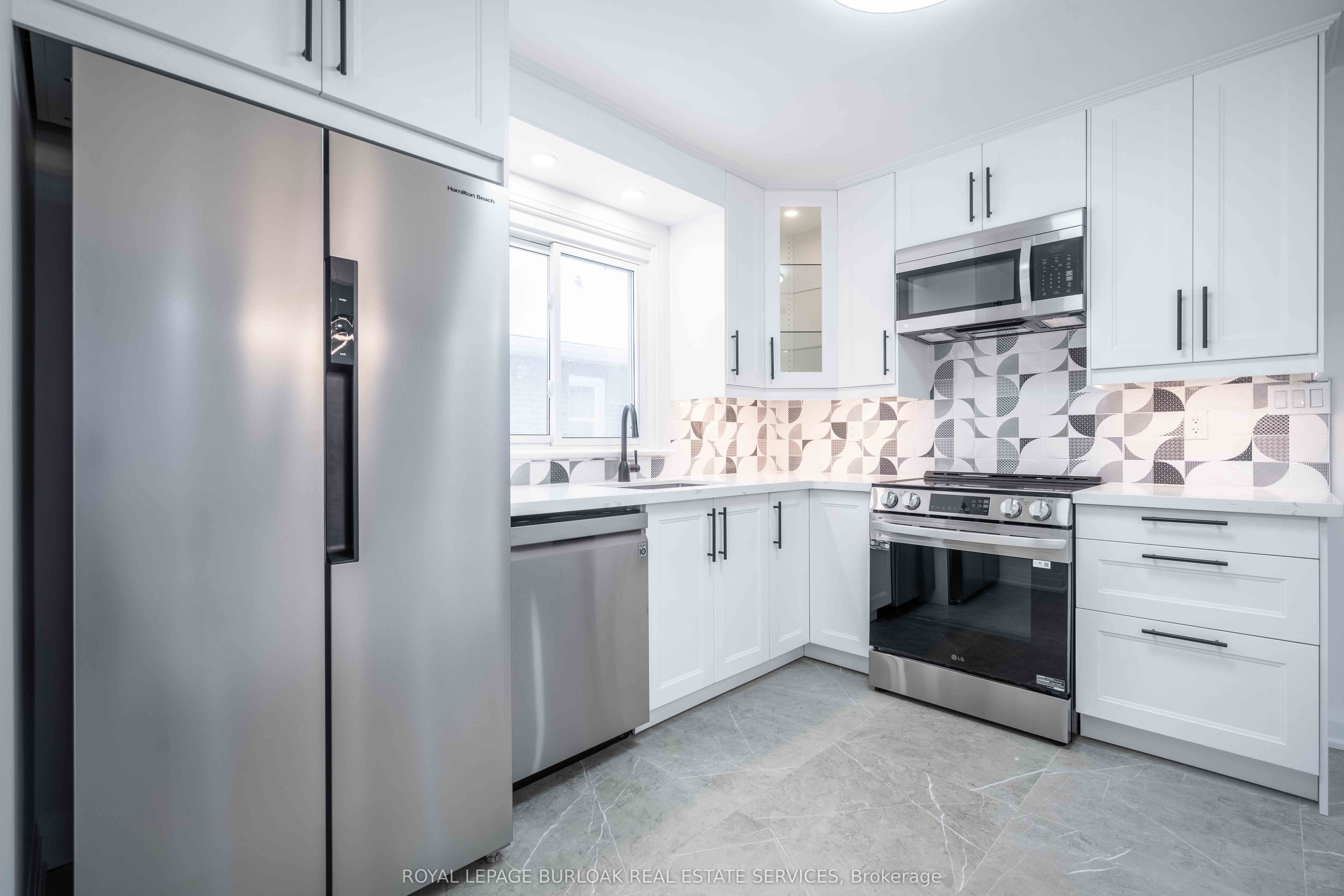 356 East 17th Street Upper, Hamilton, ON L9A 4N2 photo 4
