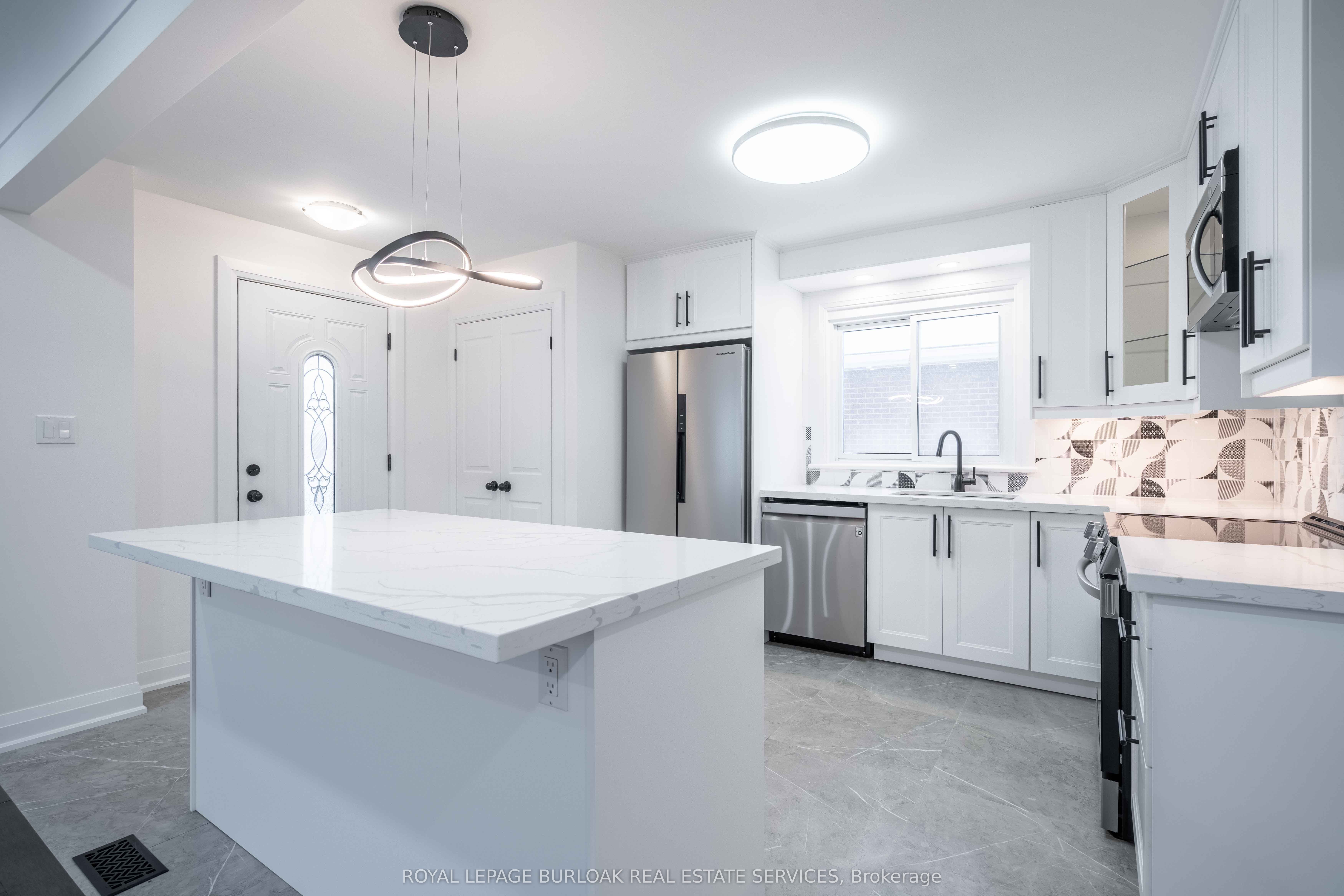 356 East 17th Street Upper, Hamilton, ON L9A 4N2 photo 5