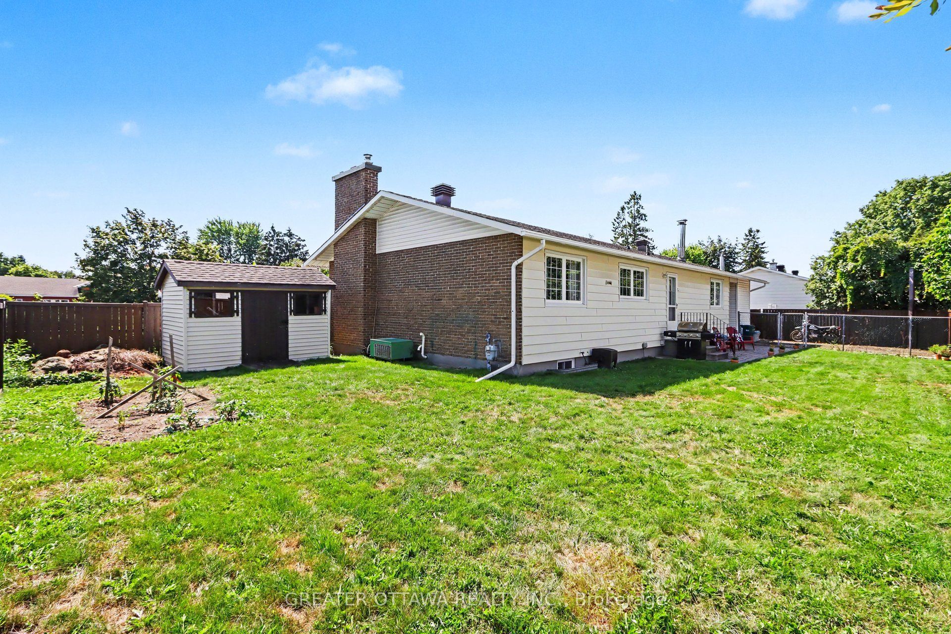 139 Abbeyhill Drive, Kanata, ON K2L 1H6 photo 2