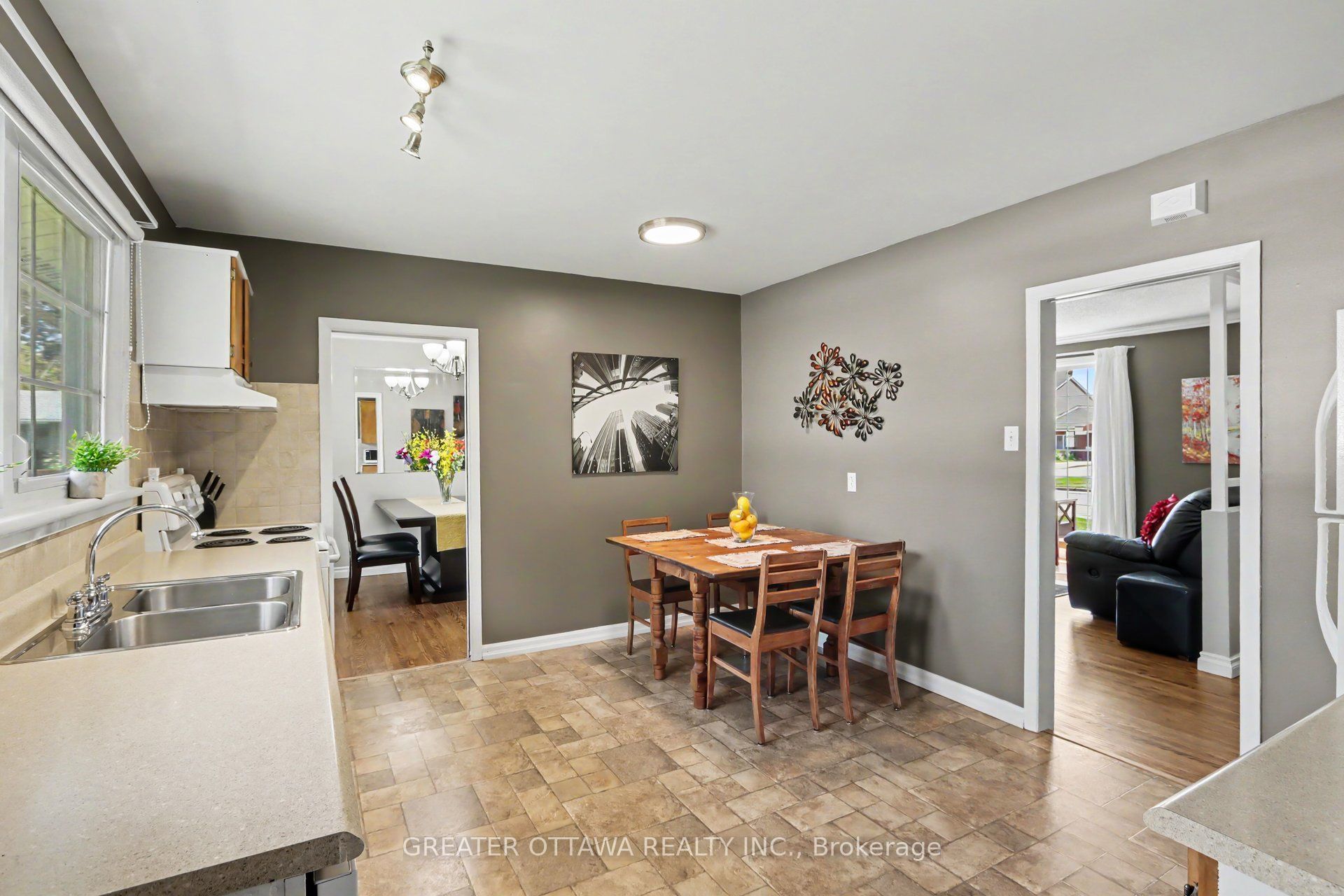 139 Abbeyhill Drive, Kanata, ON K2L 1H6 photo 5