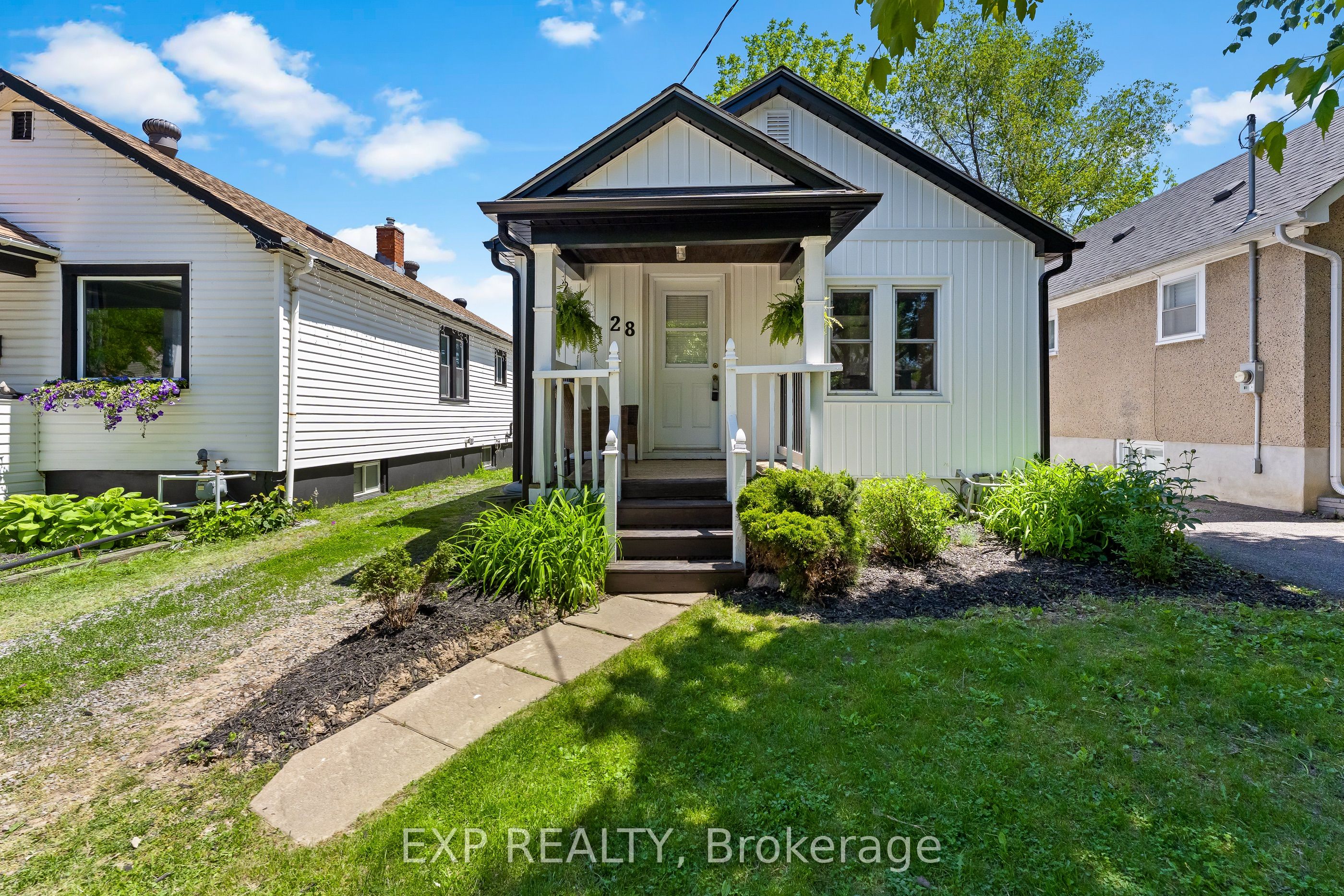 28 Grantham Avenue, St. Catharines, ON L2P 3B4