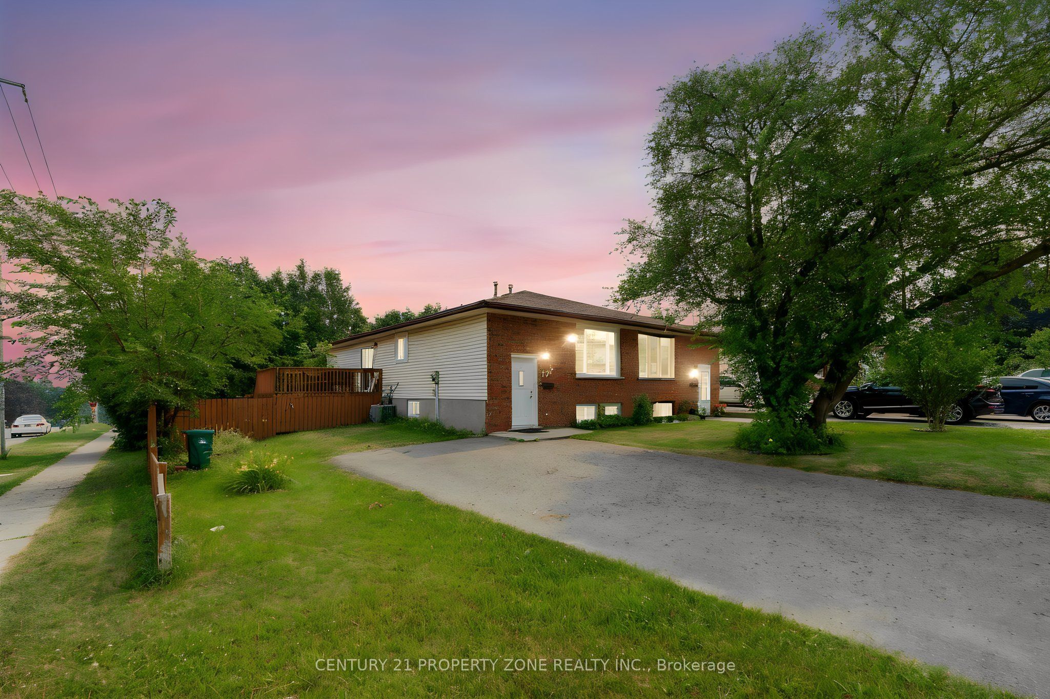 137 Nickolas Crescent, Cambridge, ON N3C 3L7