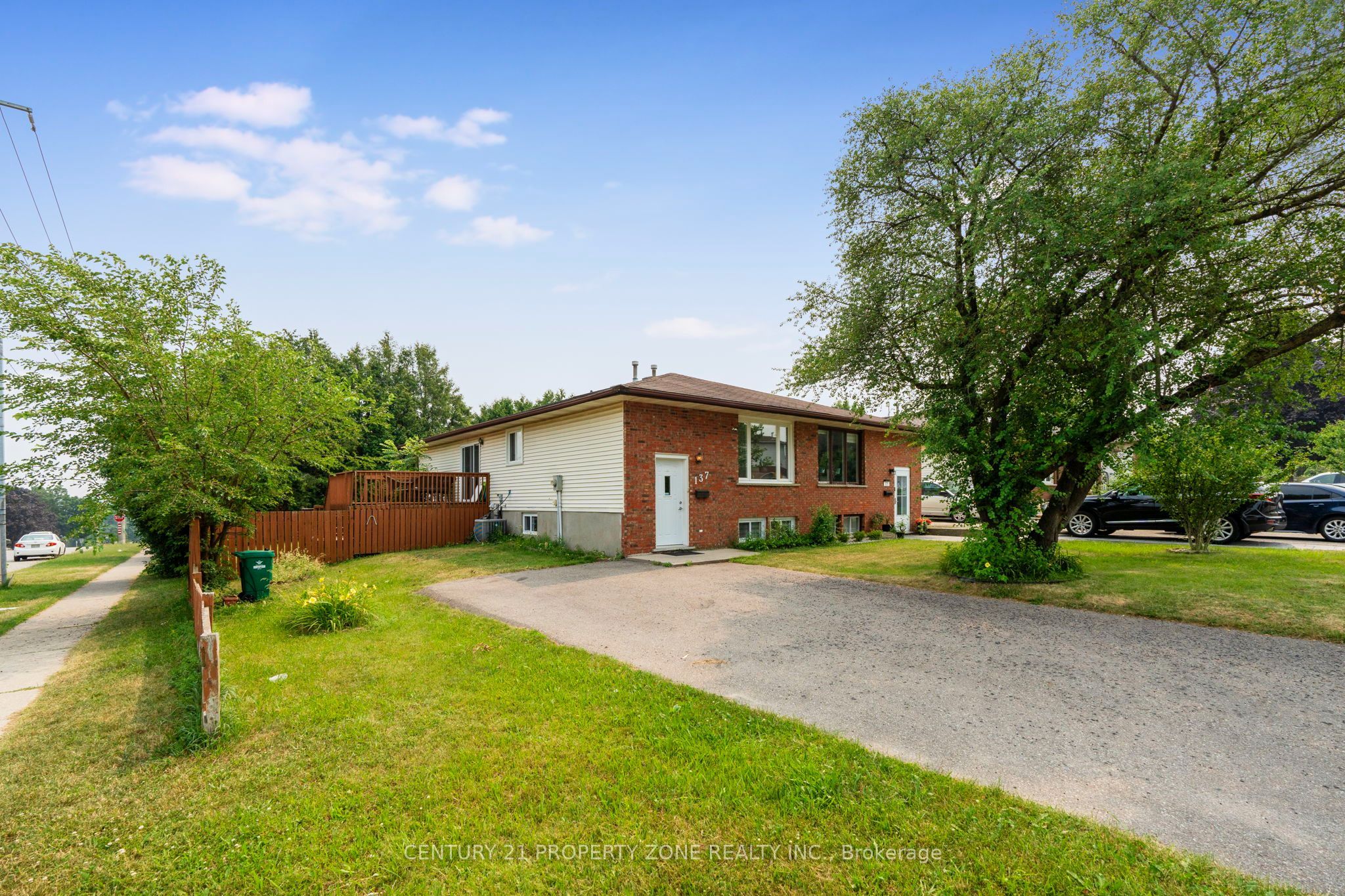 137 Nickolas Crescent, Cambridge, ON N3C 3L7 photo 2