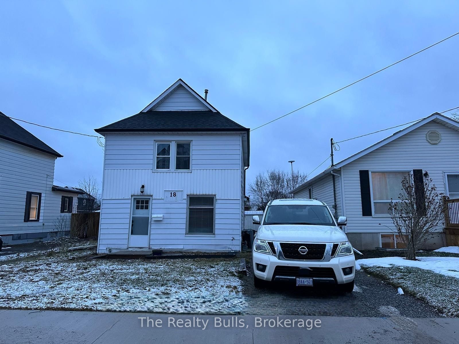 18 Forks Road E, Welland, ON L3B 5K1