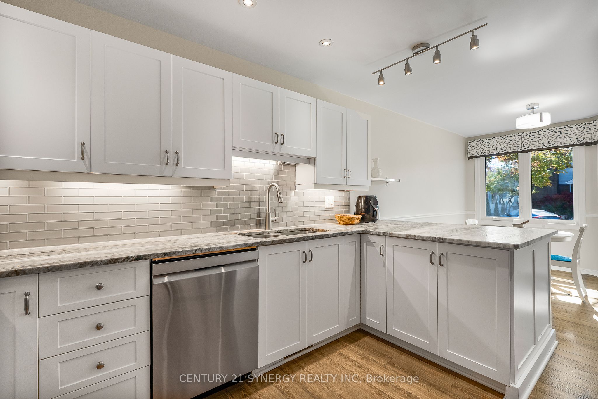 32 Innesbrook Court 16, Stittsville - Munster - Richmond, ON K2S 1C7 photo 5