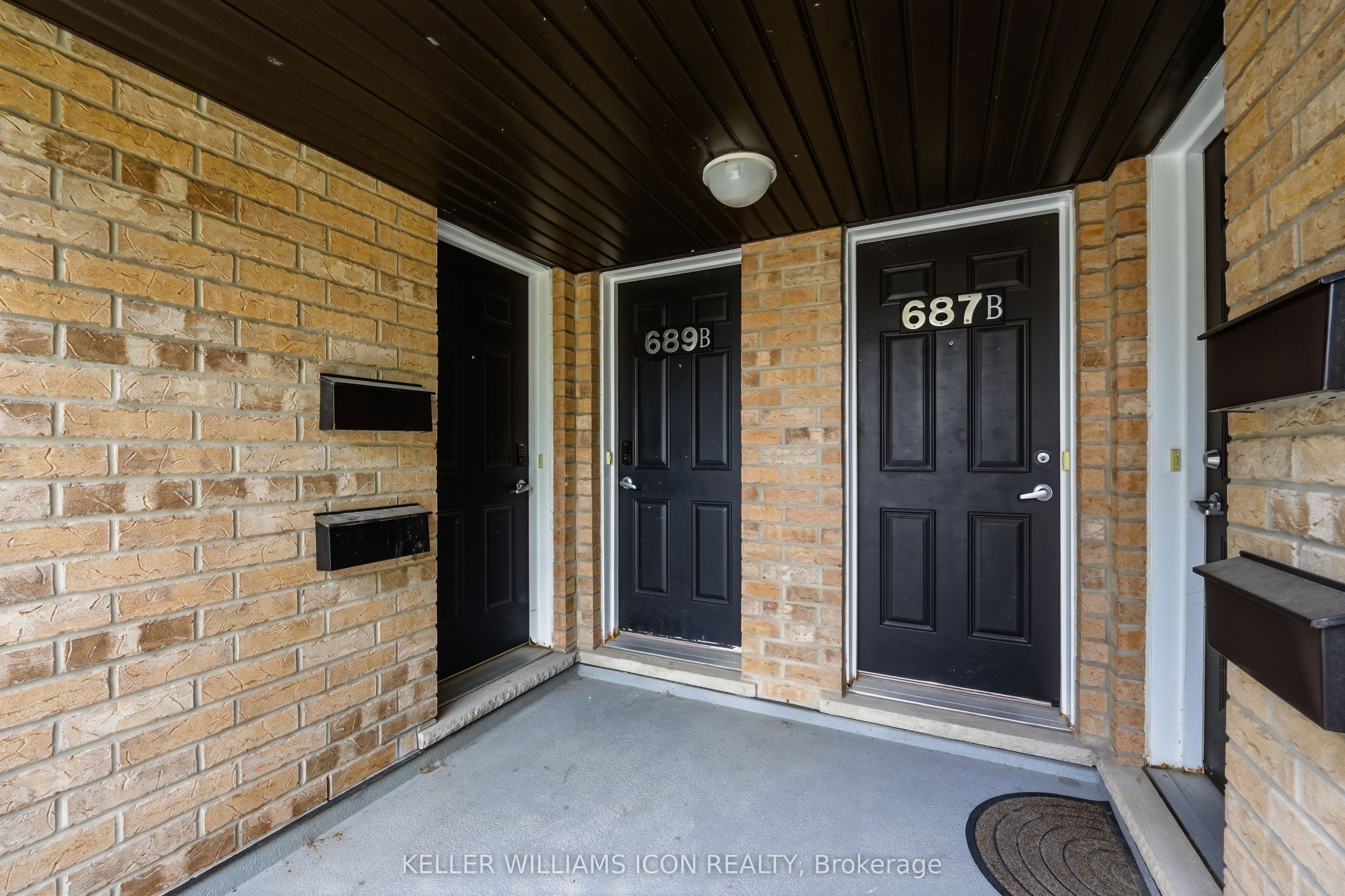 689B Sue Holloway Drive, Barrhaven, ON K2J 5R6 photo 4