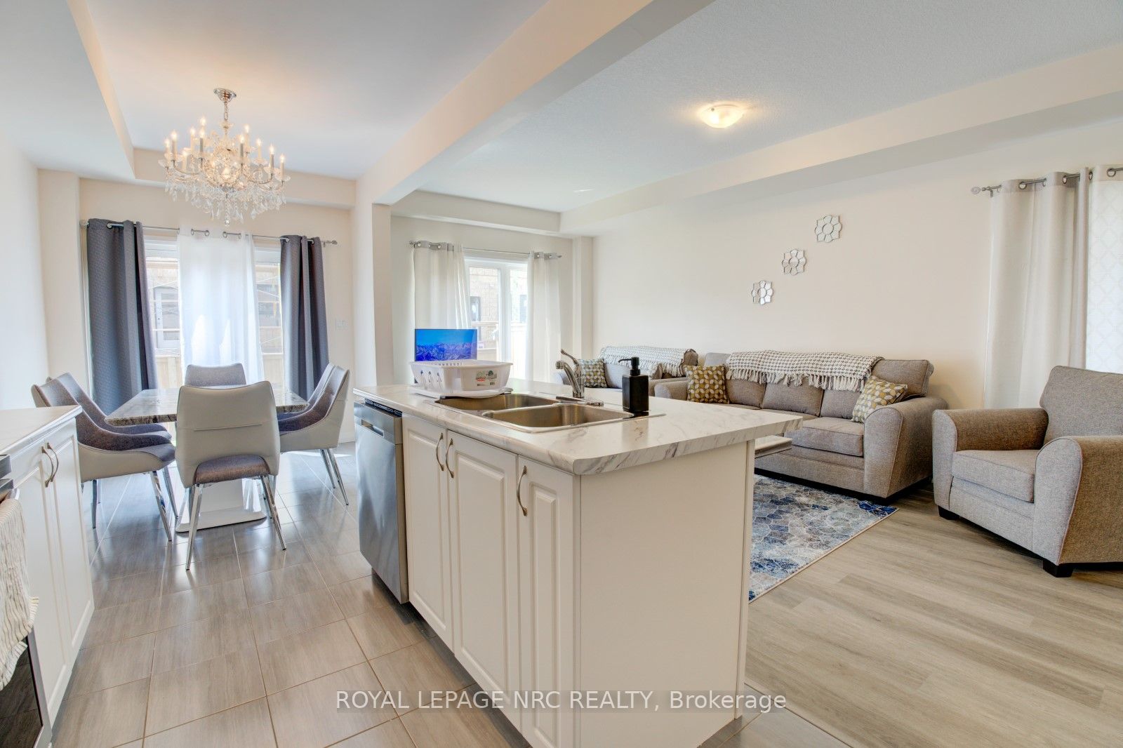4901 Pettit Avenue, Niagara Falls, ON L2E 0B7 photo 4