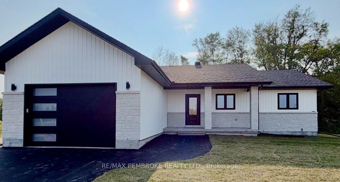 55 Eddy Crescent, Pembroke, ON K8A 0M1 photo 4