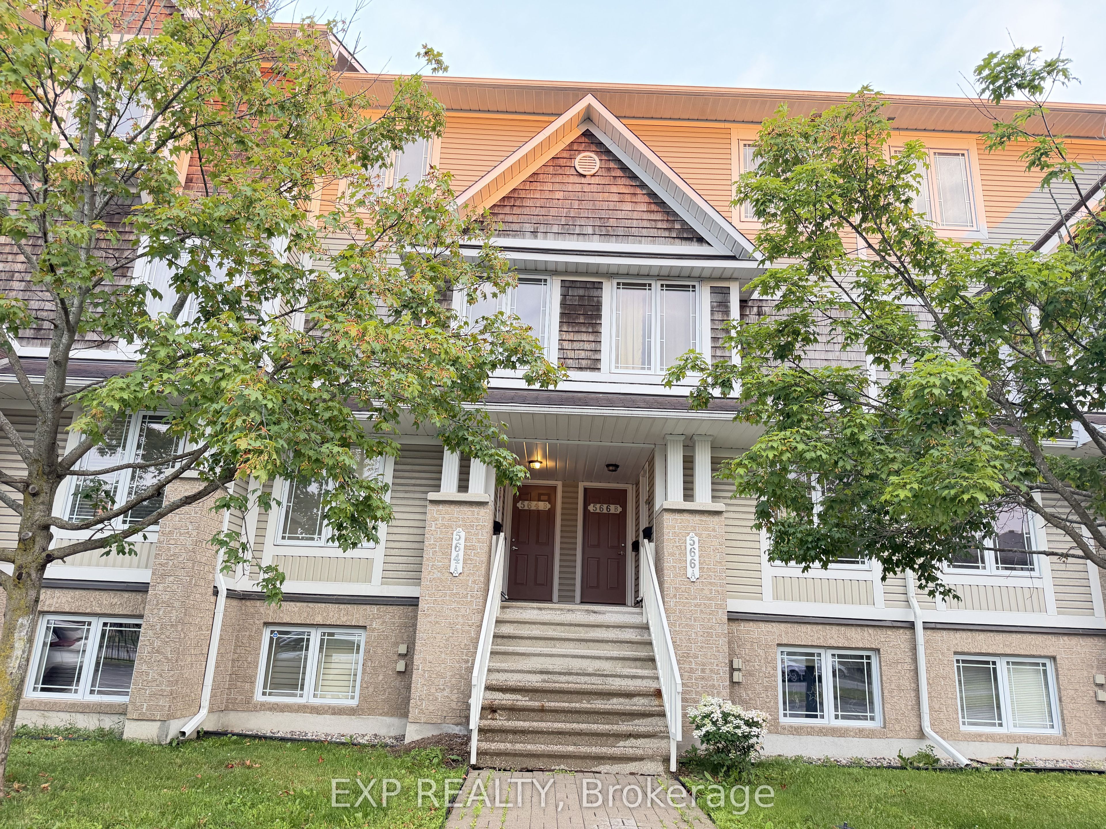 564 CHAPMAN MILLS Drive B, Barrhaven, ON K2J 3V2
