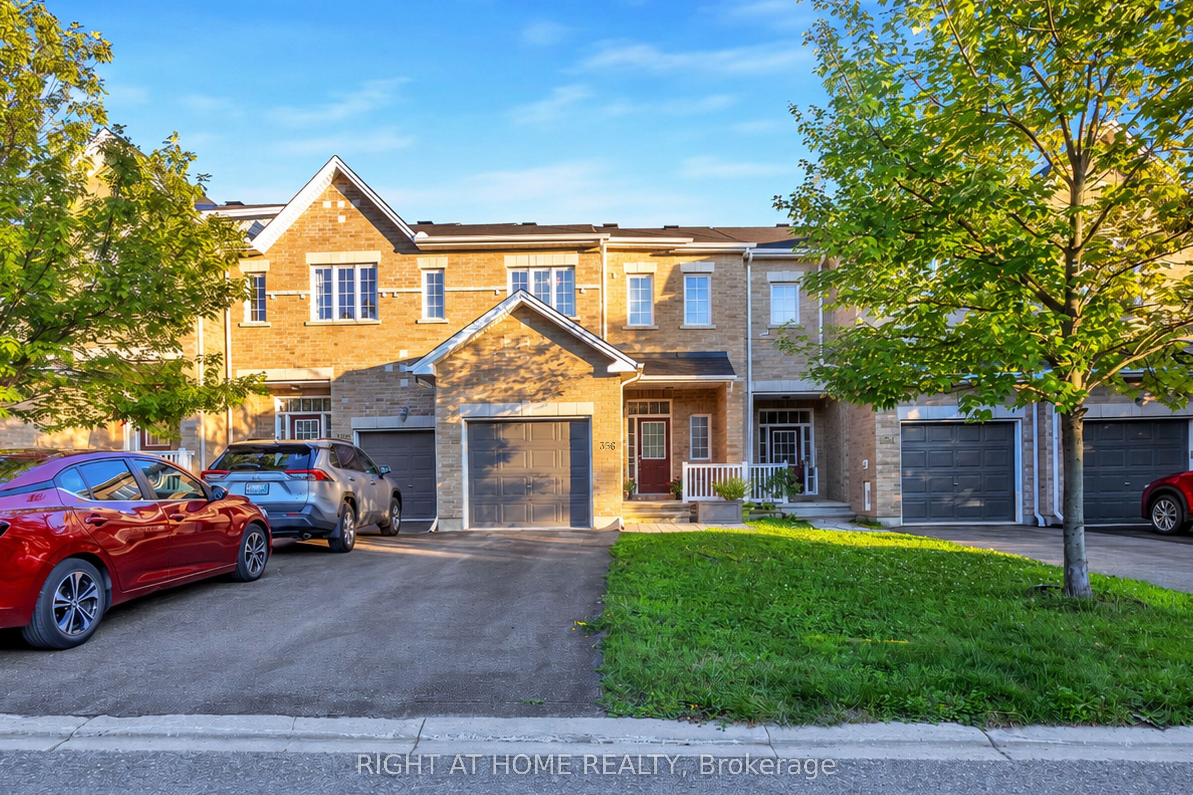 356 Kingbrook Drive, Kanata, ON K2M 0G2