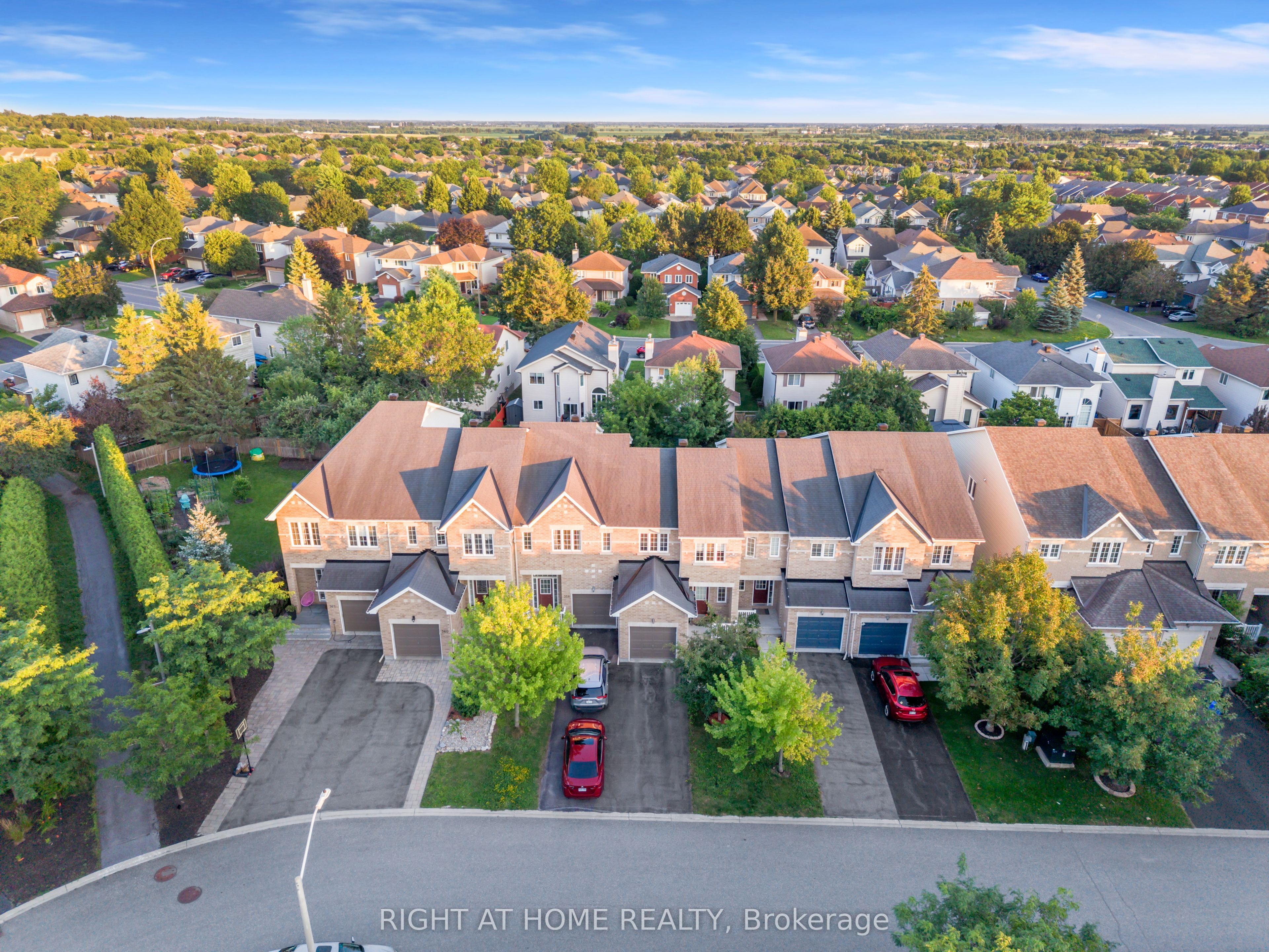 356 Kingbrook Drive, Kanata, ON K2M 0G2 photo 2