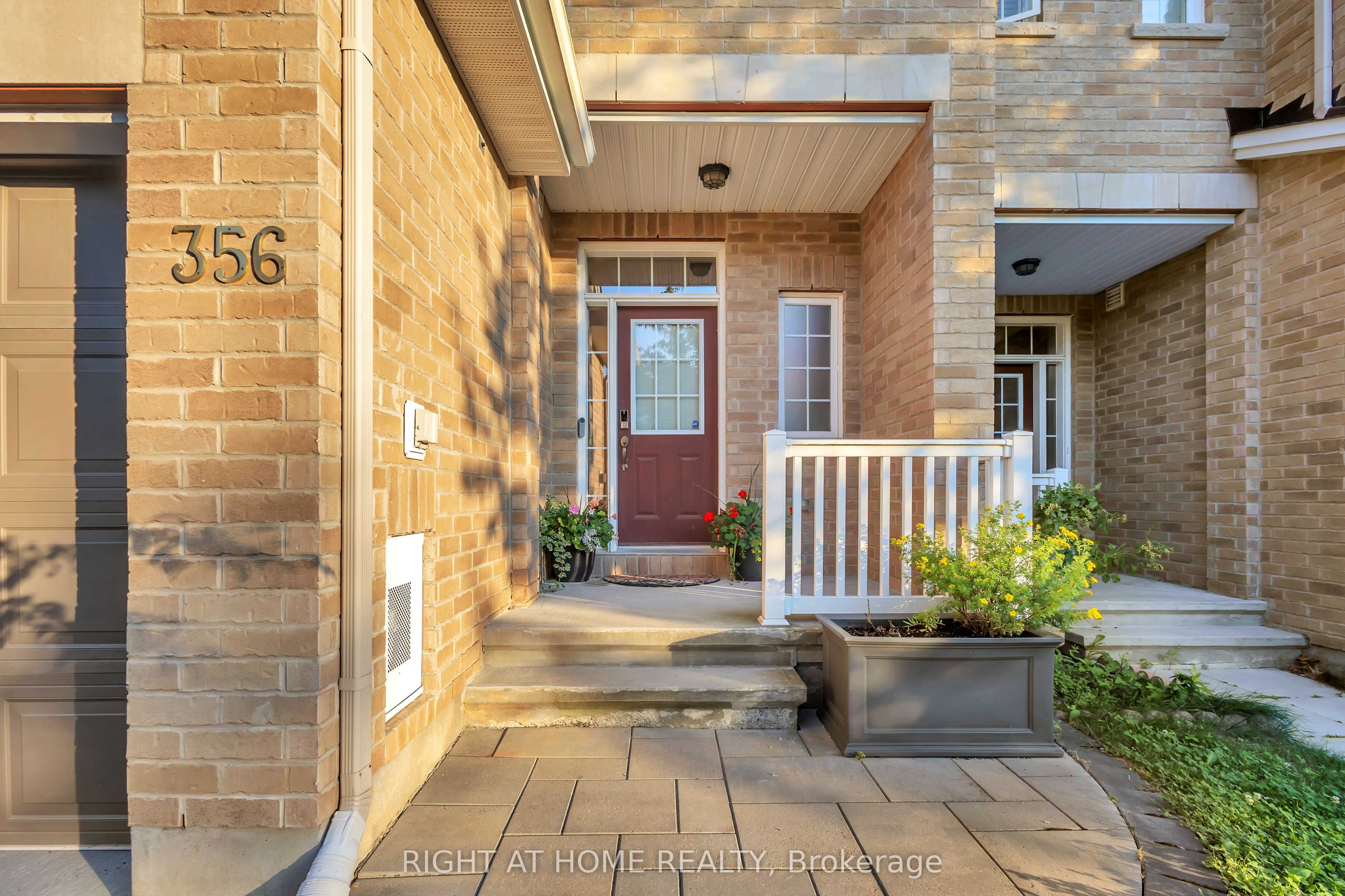 356 Kingbrook Drive, Kanata, ON K2M 0G2 photo 3