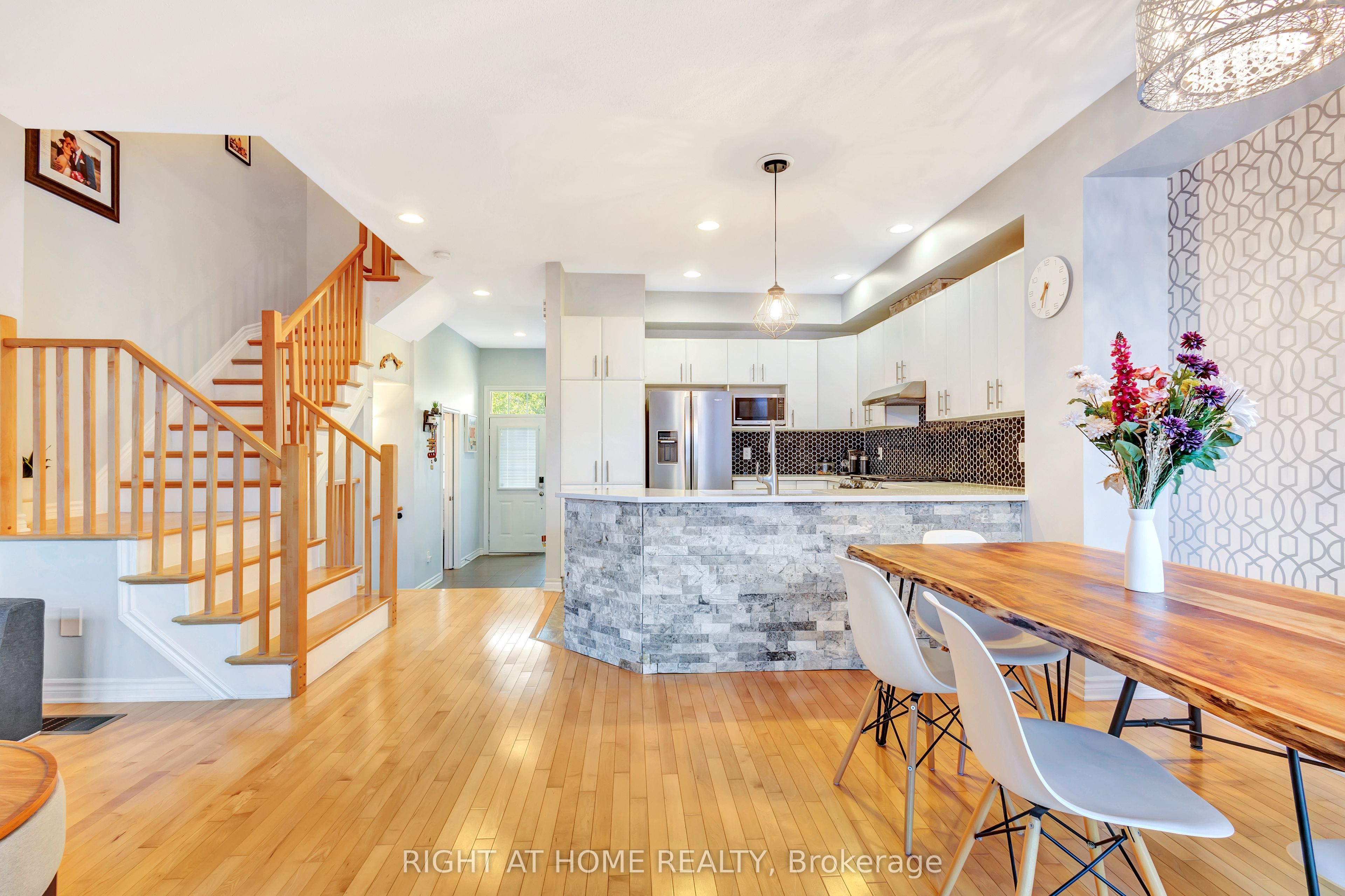 356 Kingbrook Drive, Kanata, ON K2M 0G2 photo 5