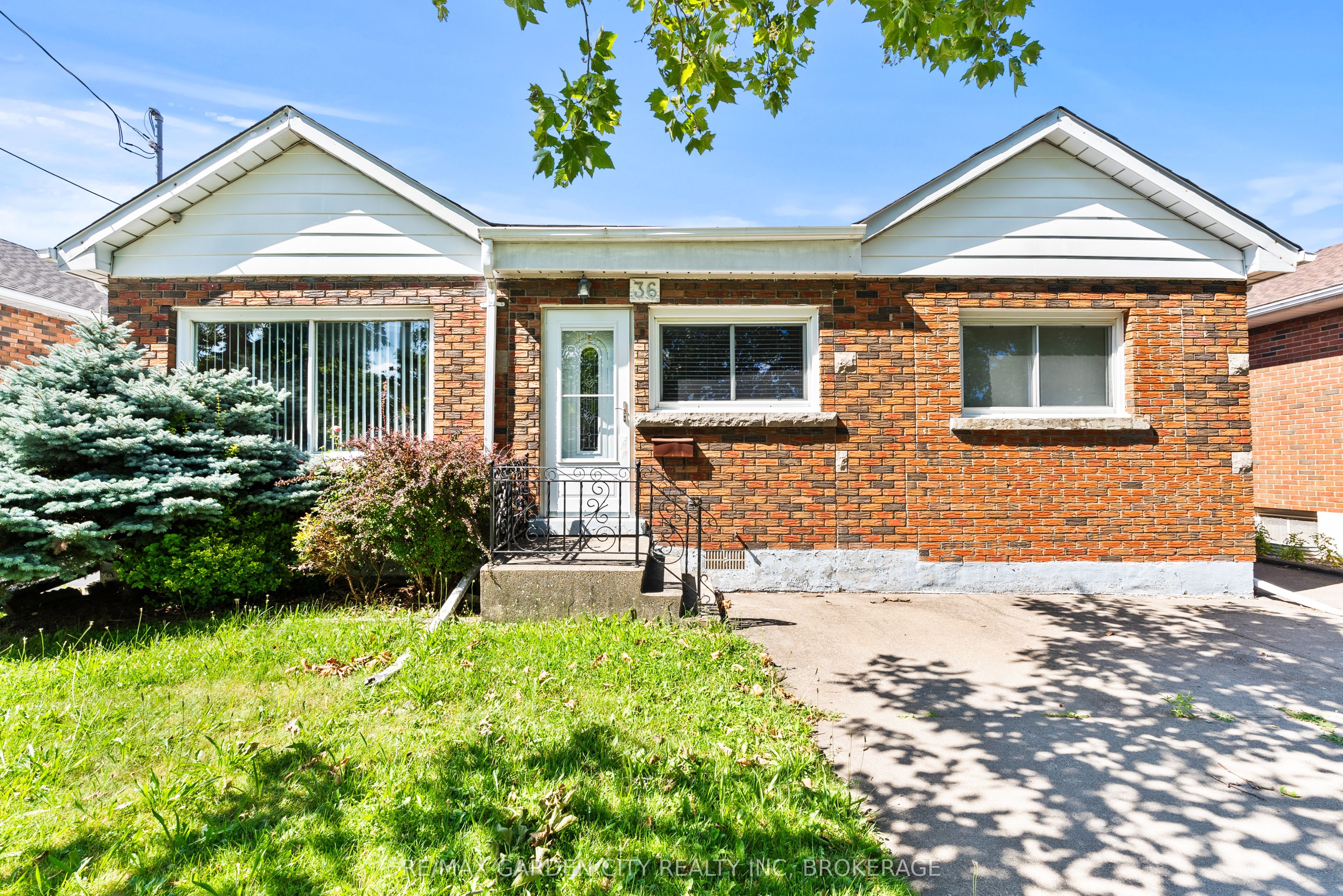 36 Rose Avenue, Thorold, ON L2V 3C6 photo 2