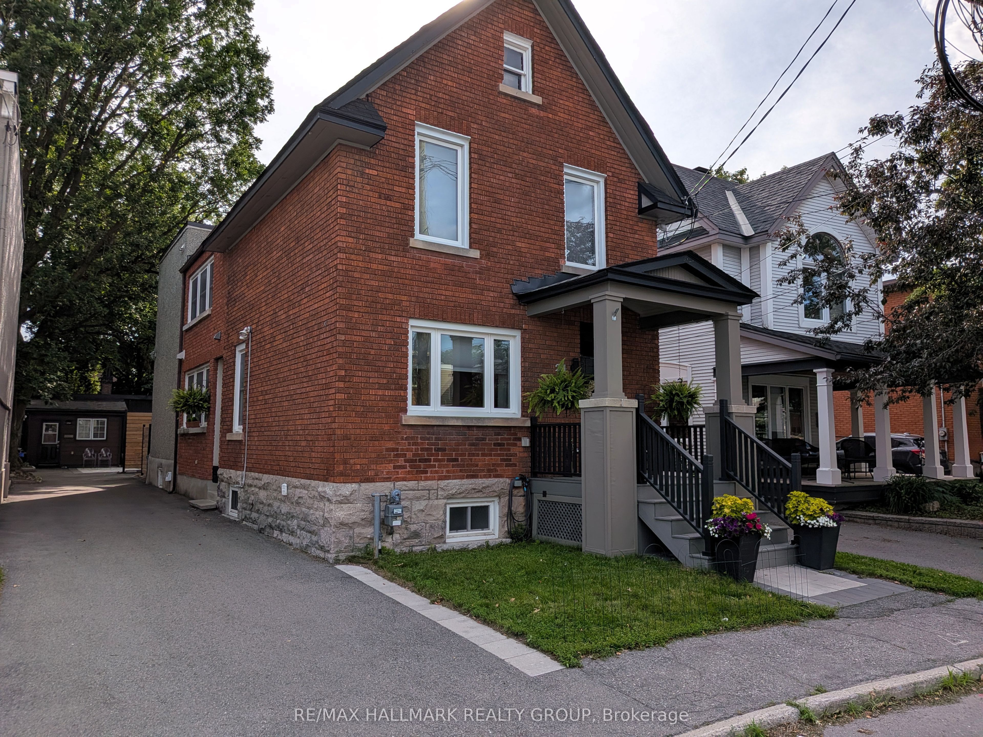 24 Morris Street, Glebe - Ottawa East and Area, ON K1S 4A7 photo 2