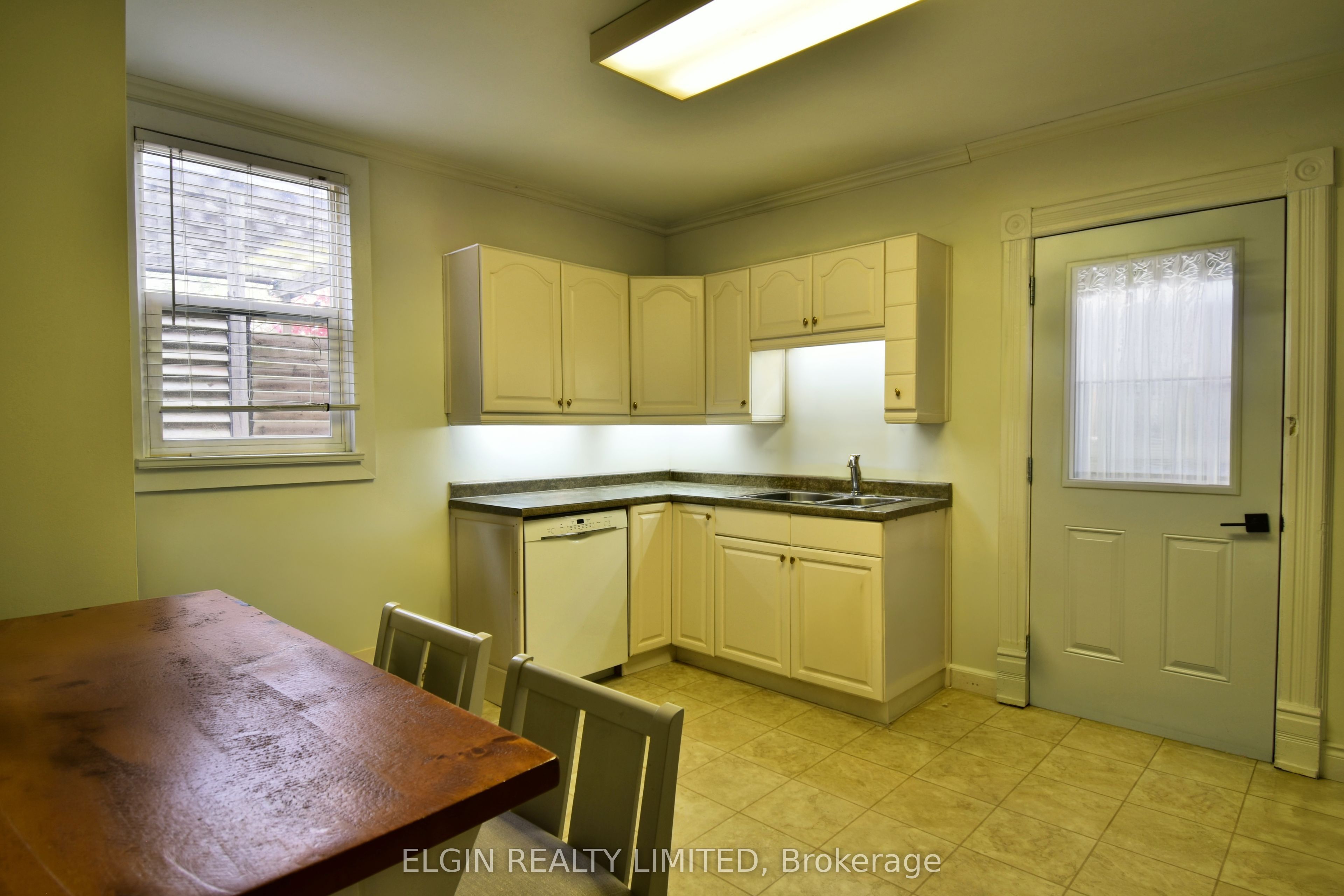 17 Prince Albert Street, St. Thomas, ON N5R 1Z7 photo 4