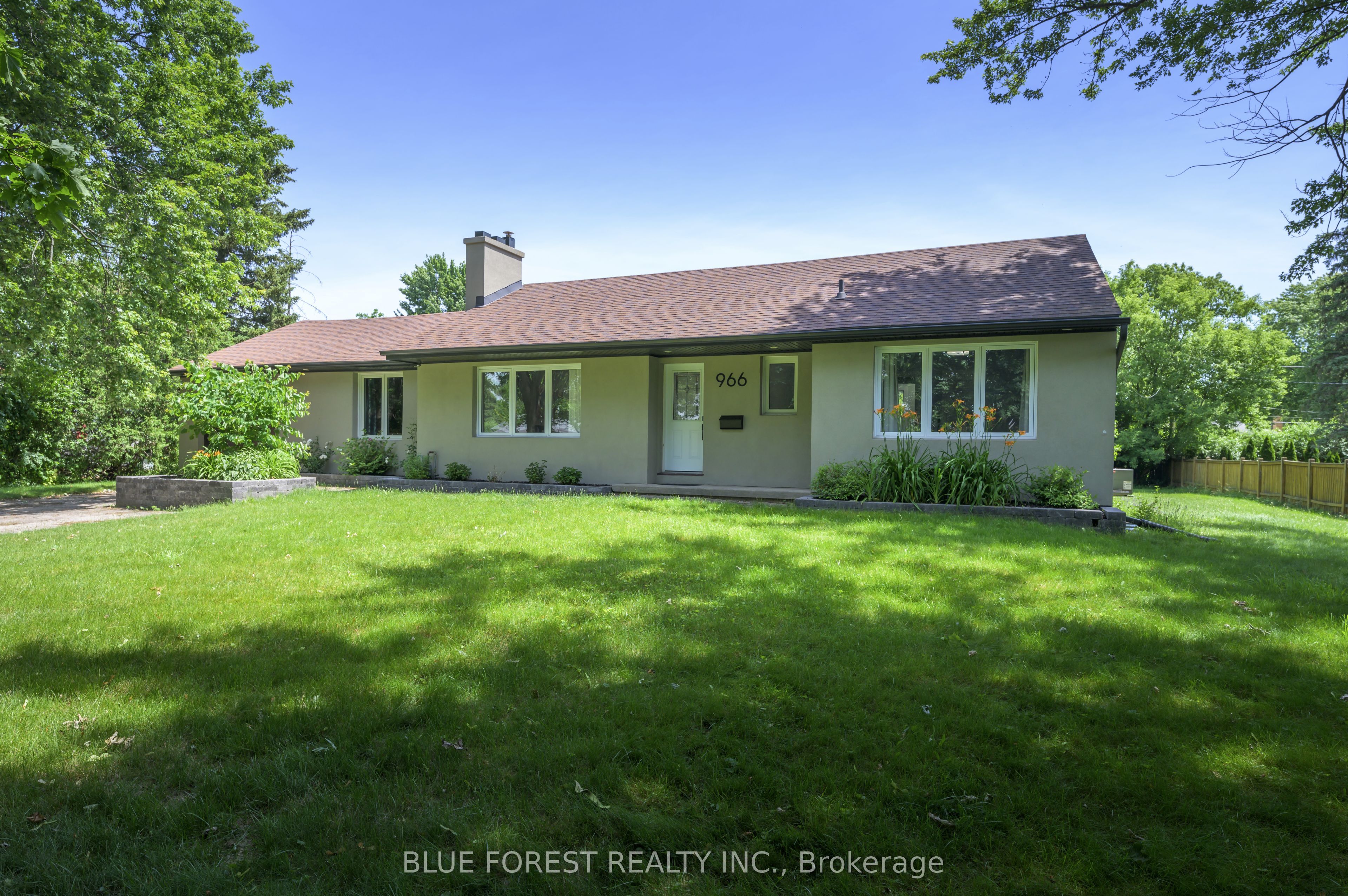 966 Glenbanner Road, London South, ON N6E 1N2 photo 2