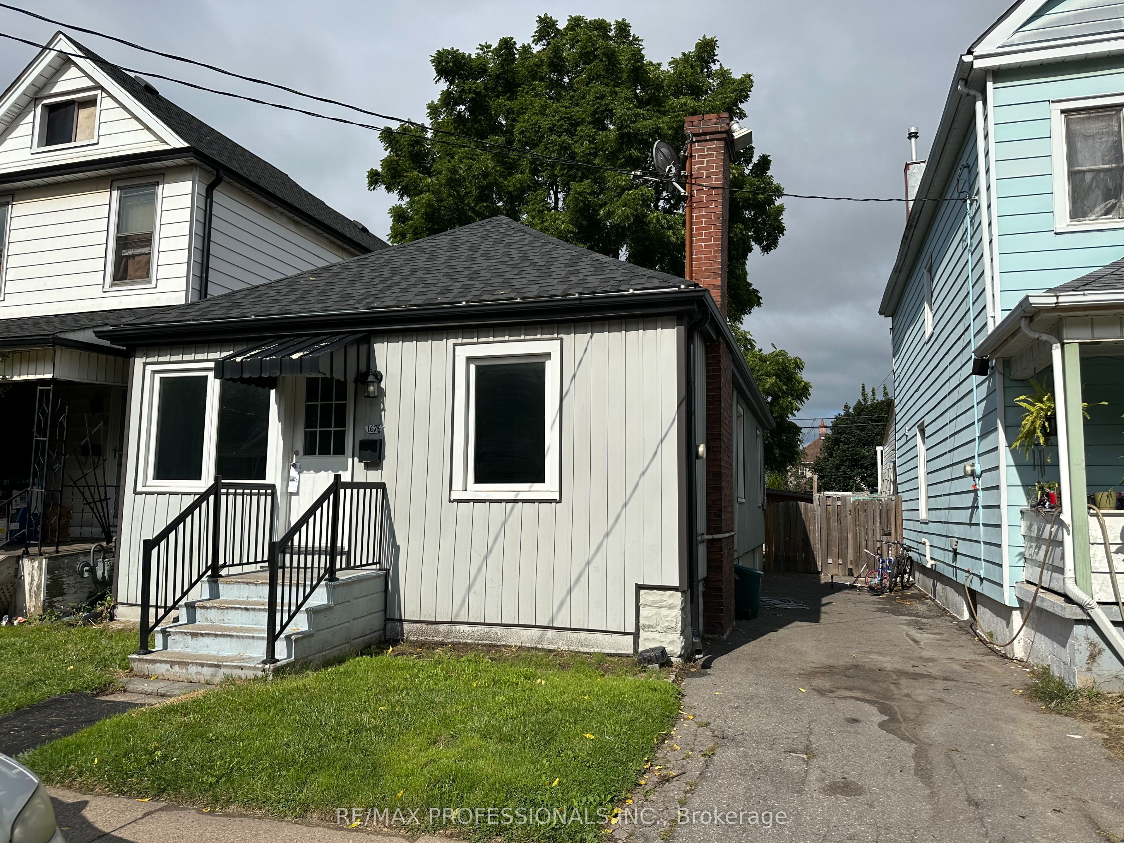 167.5 Grosvenor Avenue N Lower, Hamilton, ON L8L 7S1