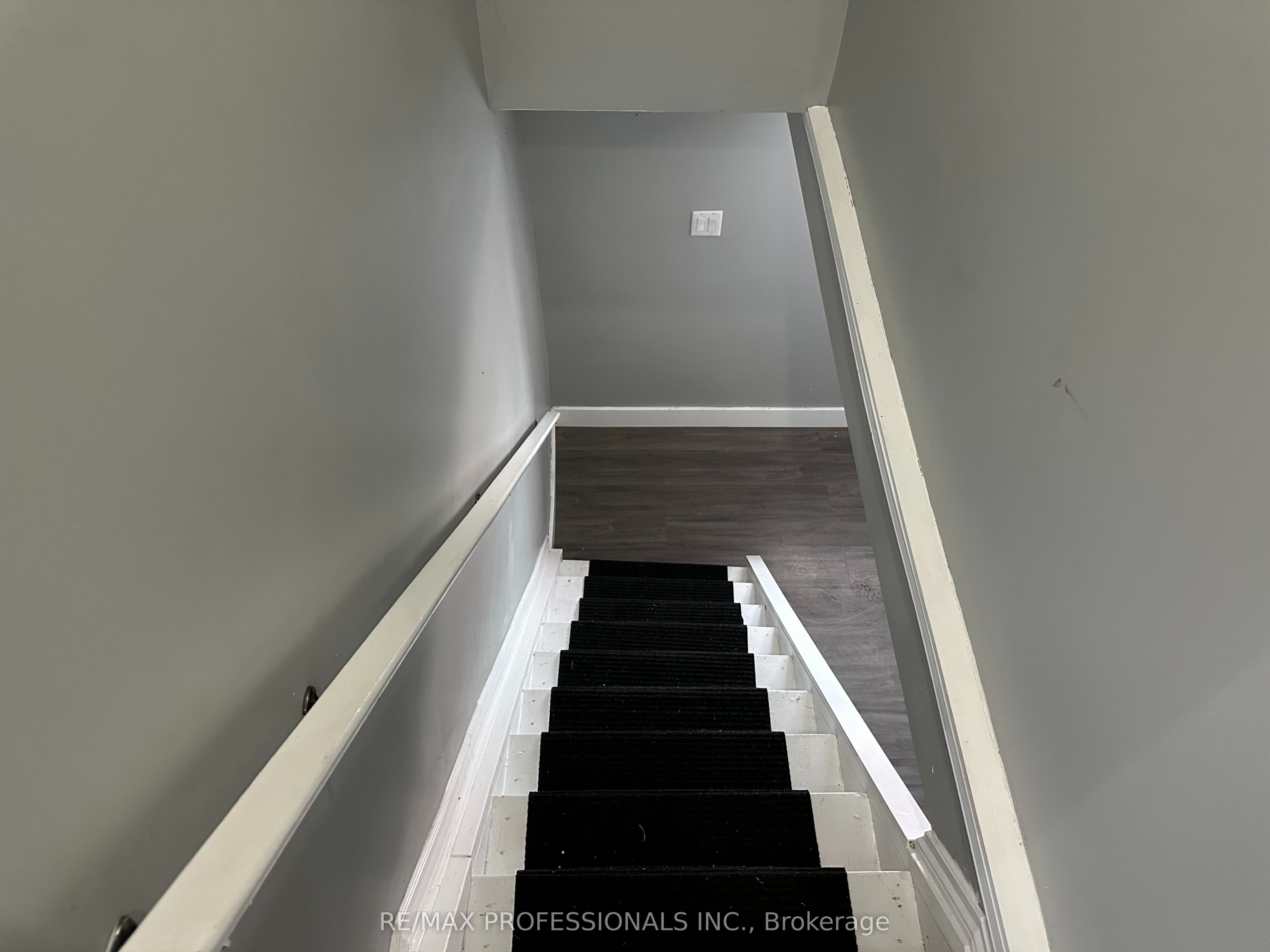 167.5 Grosvenor Avenue N Lower, Hamilton, ON L8L 7S1 photo 3