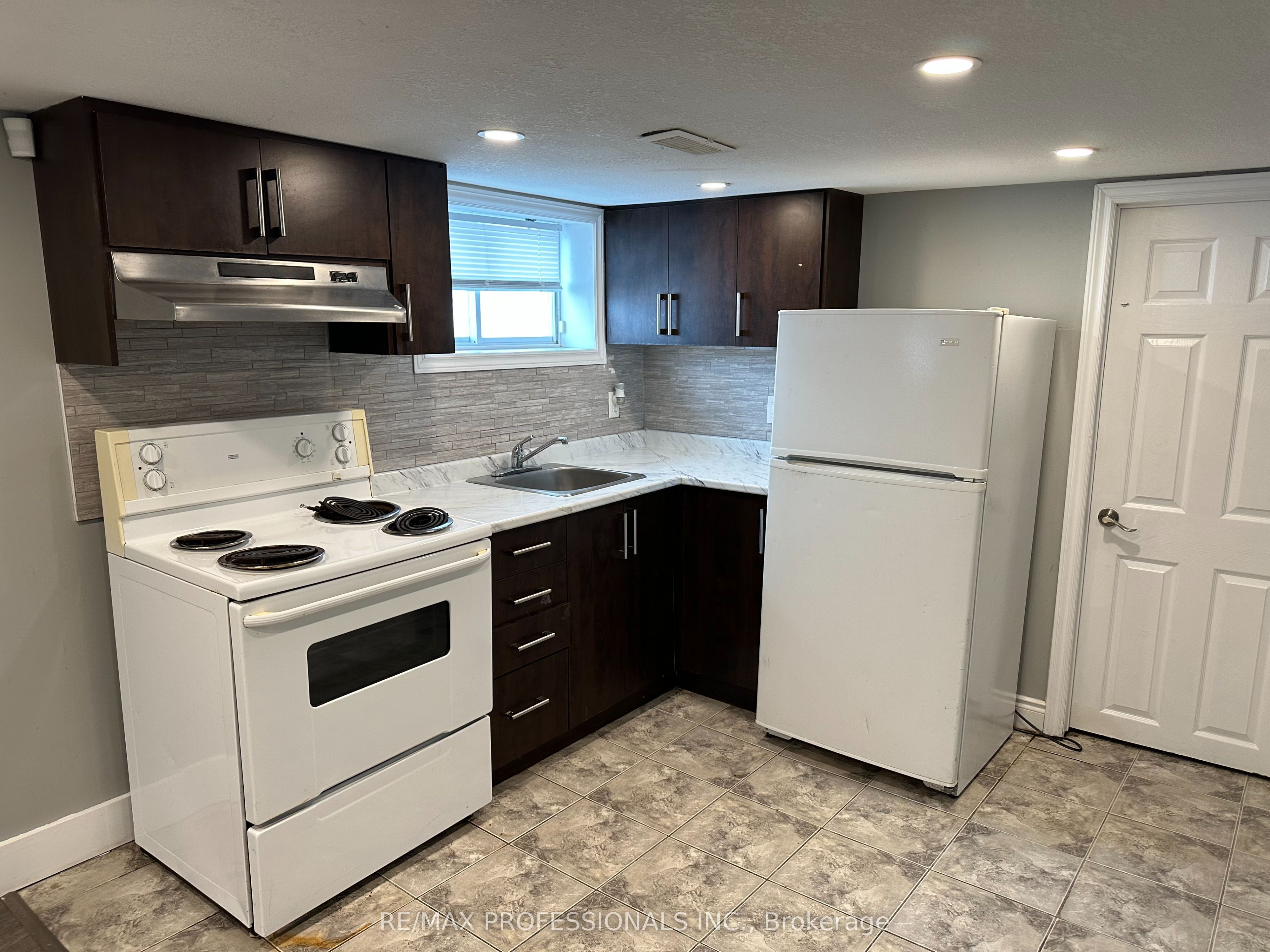 167.5 Grosvenor Avenue N Lower, Hamilton, ON L8L 7S1 photo 5