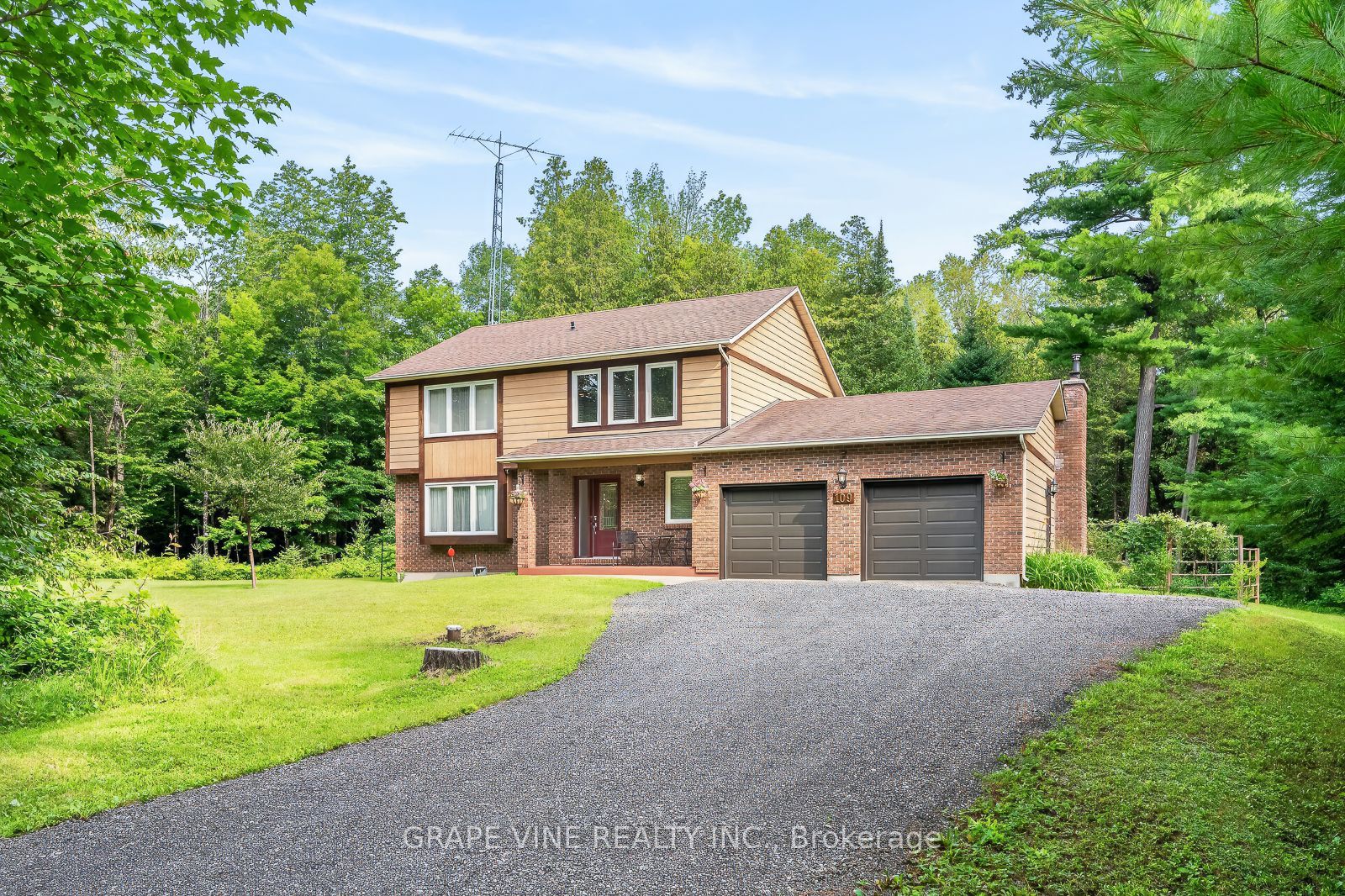 109 MIDVALE Drive, Carp - Huntley Ward, ON K0A 1L0 photo 2