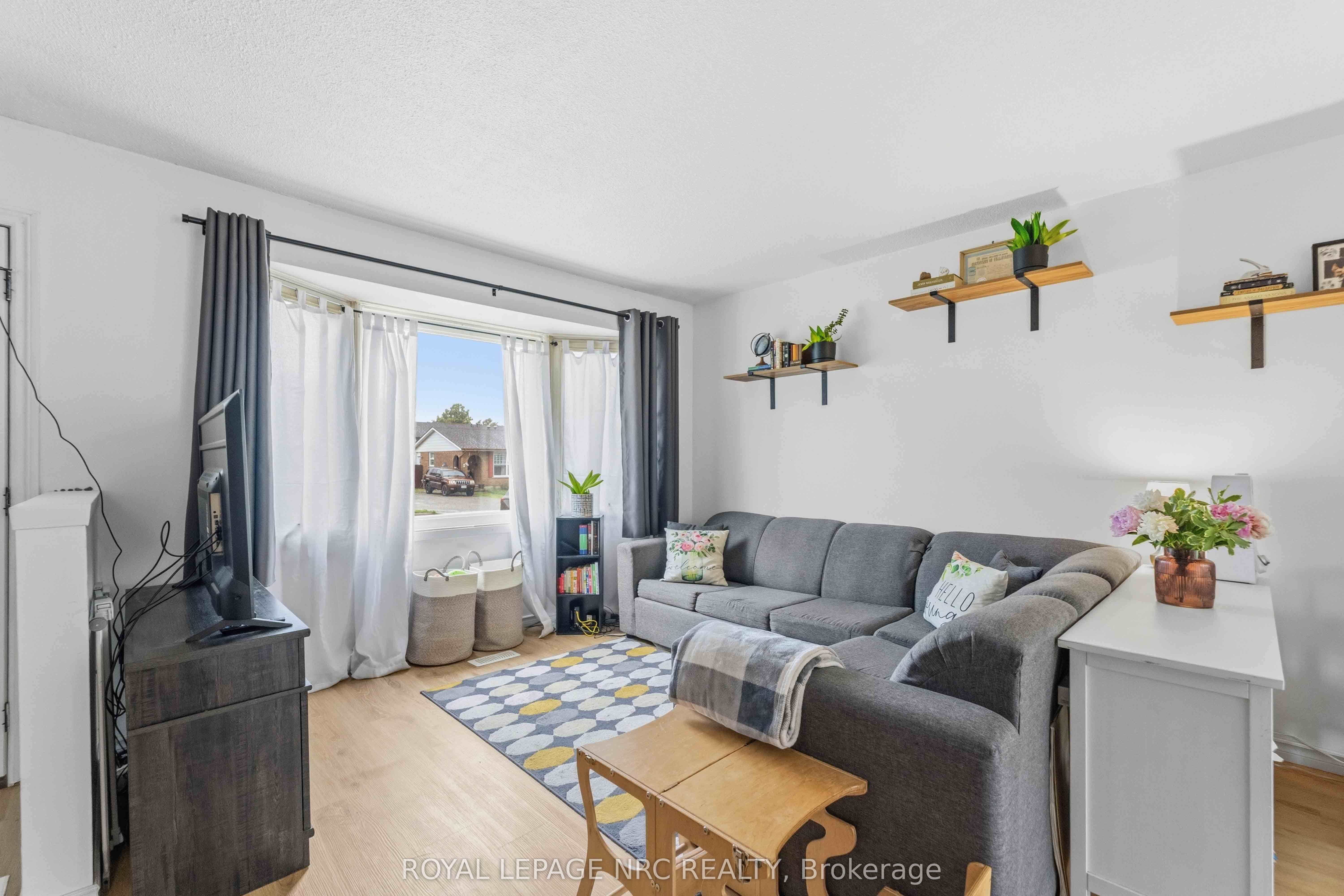 27 Canterbury Drive, St. Catharines, ON L2P 3M6 photo 5