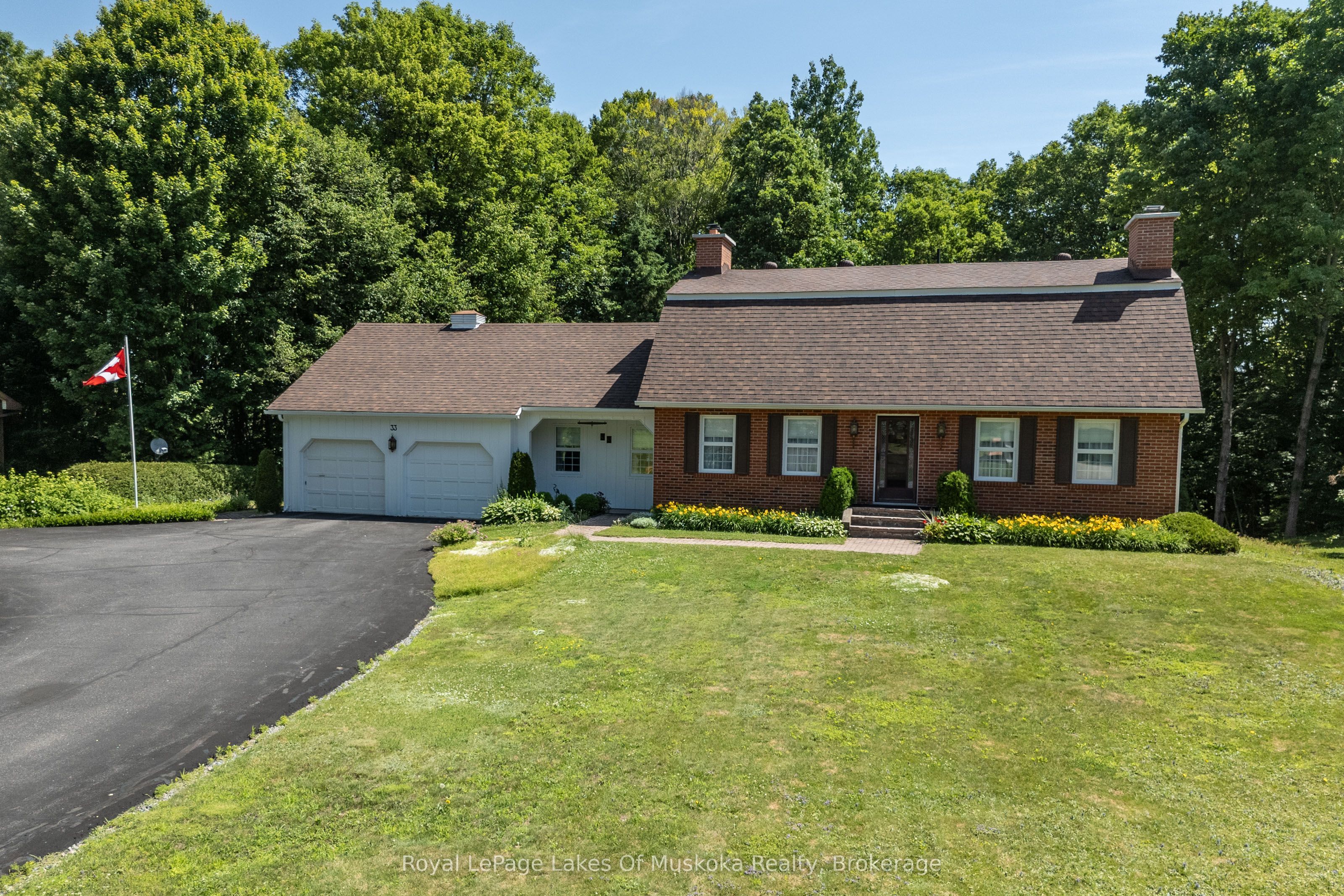 33 South Muskoka Drive, Bracebridge, ON P1L 1M4