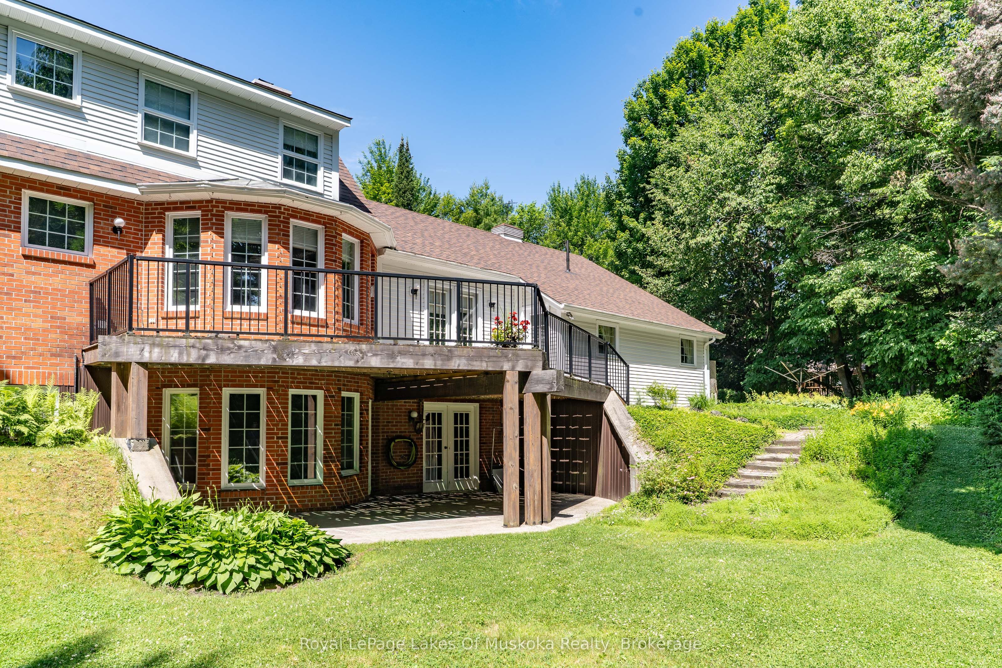 33 South Muskoka Drive, Bracebridge, ON P1L 1M4 photo 5