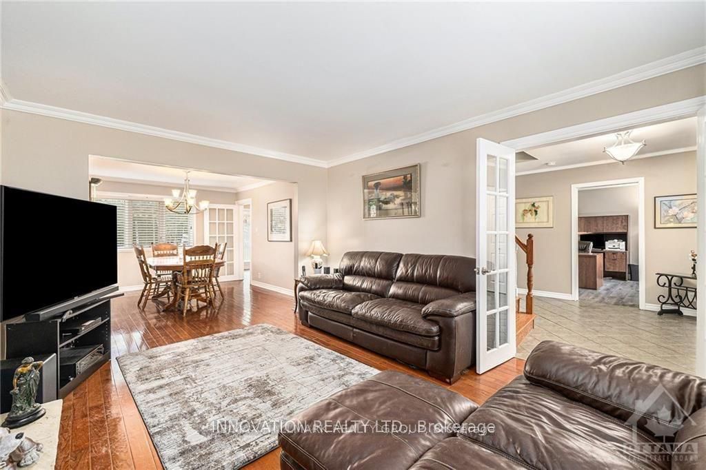 7 Grierson Lane, Kanata, ON K2W 1A6 photo 3