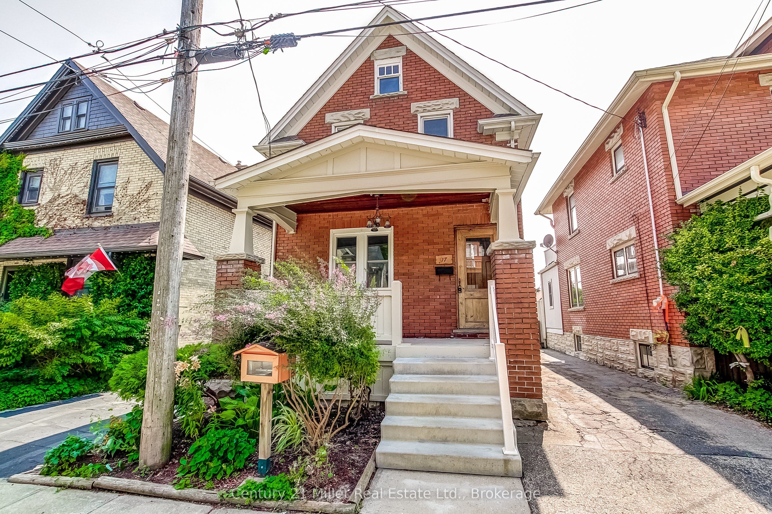 17 Whitney Place, Kitchener, ON N2G 2X6