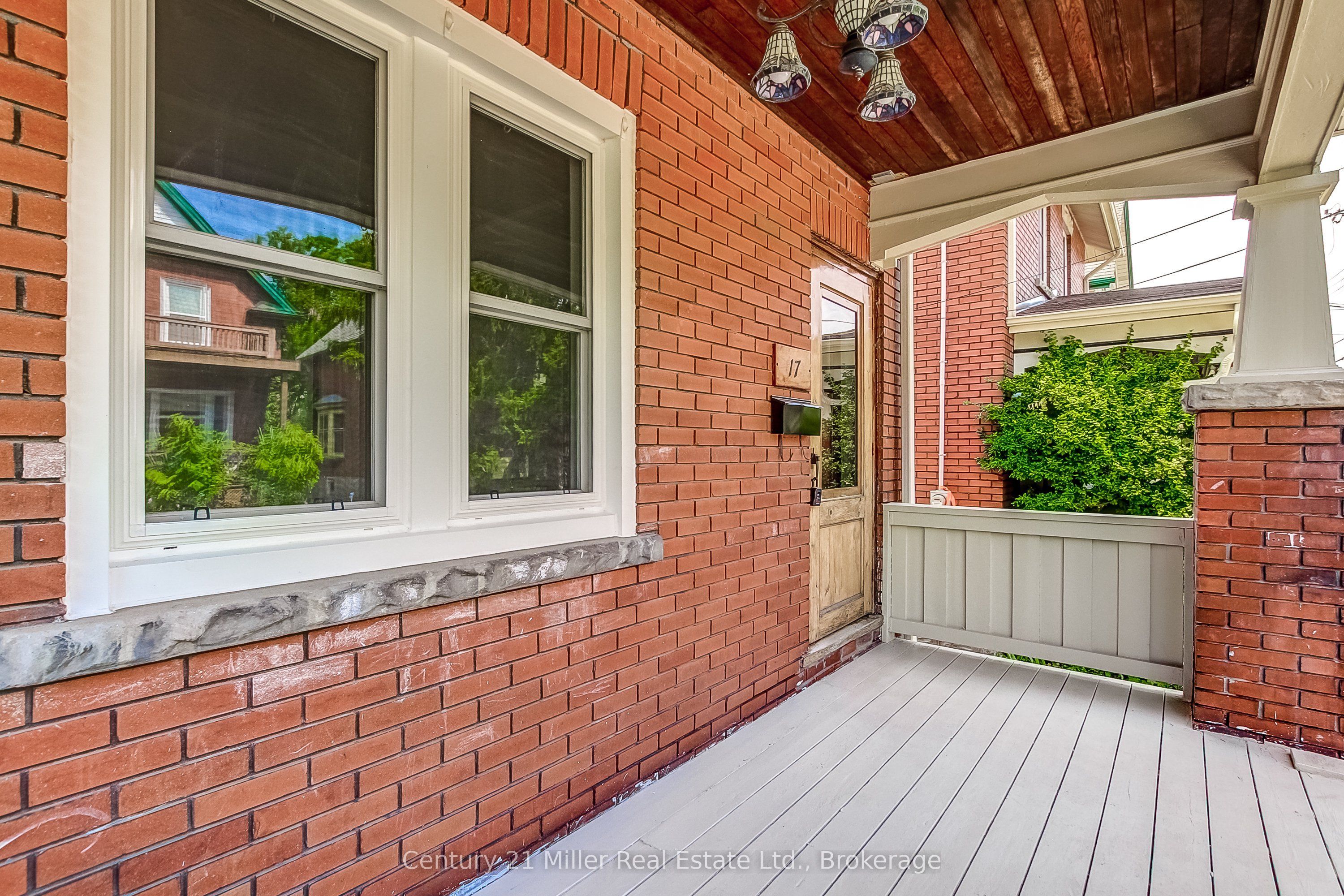 17 Whitney Place, Kitchener, ON N2G 2X6 photo 4